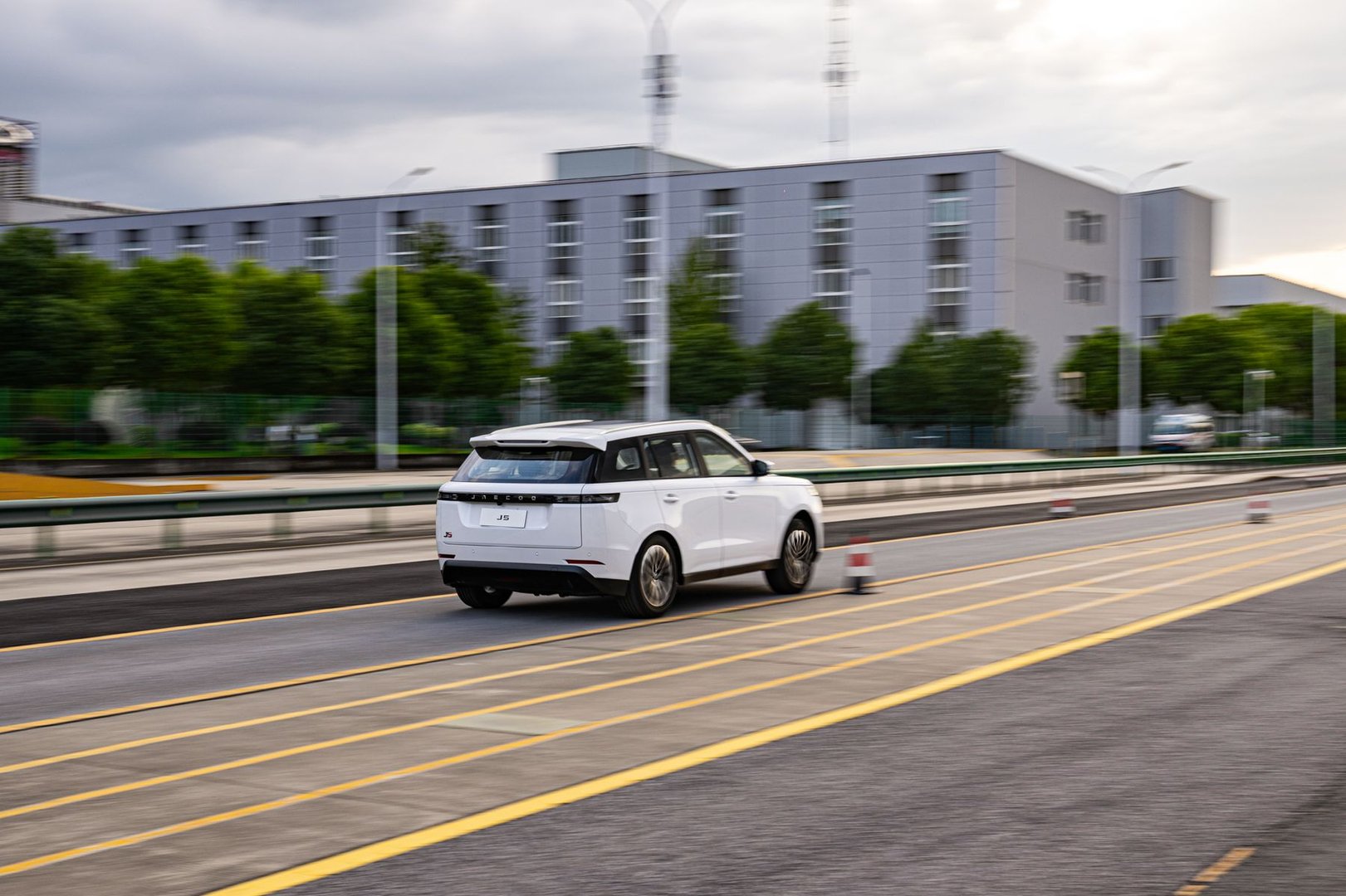 jaecoo_J5_1_generation__SUV_5-doors__9.jpg
