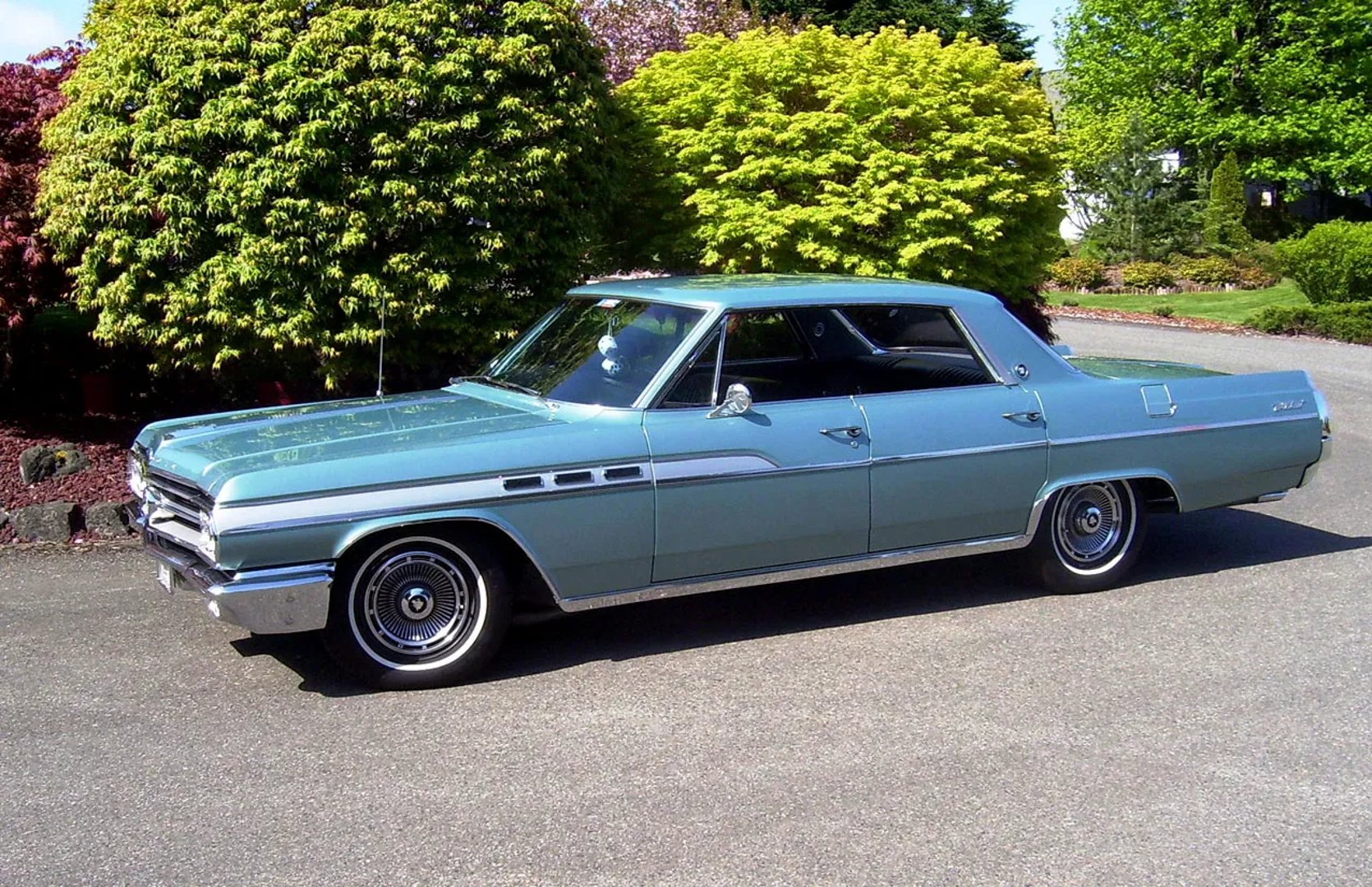 Buick_Wildcat_1_generation__Sedan_Hardtop__3.jpg