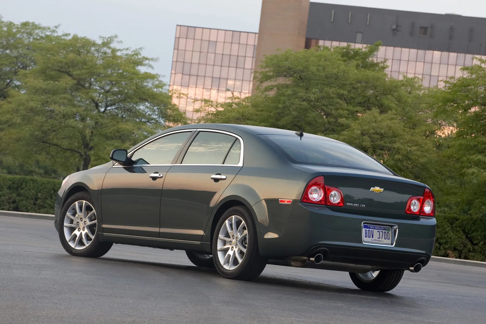 Chevrolet_Malibu_7_generation__Sedan__9.jpg