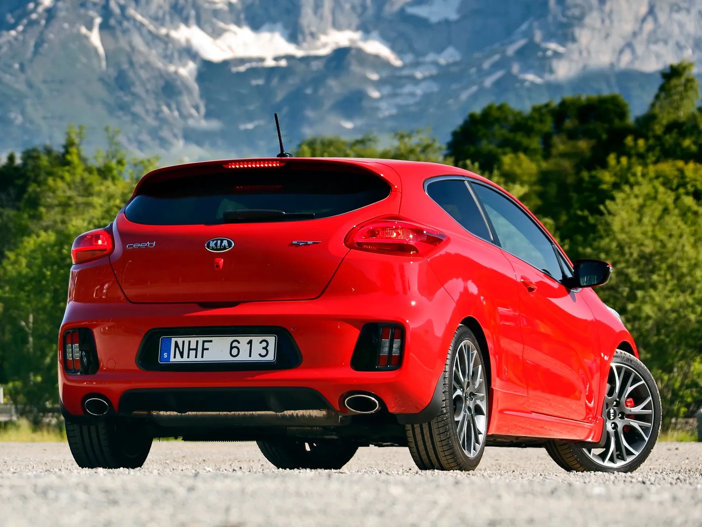 Kia_Ceed_GT_1_generation__Hatchback_3-door__3.jpg