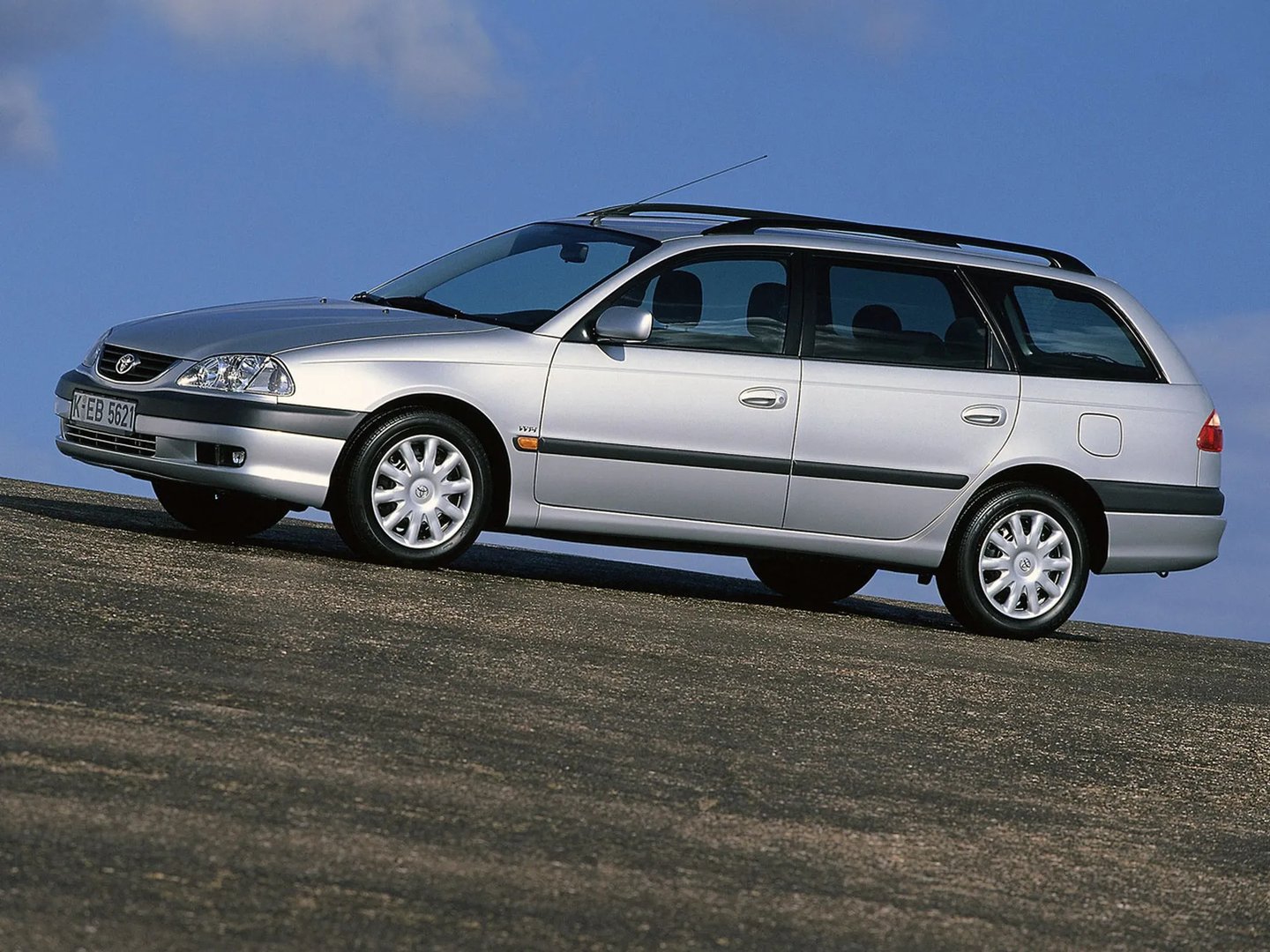 Toyota Avensis 1 generation, restyling  Estate 5-door