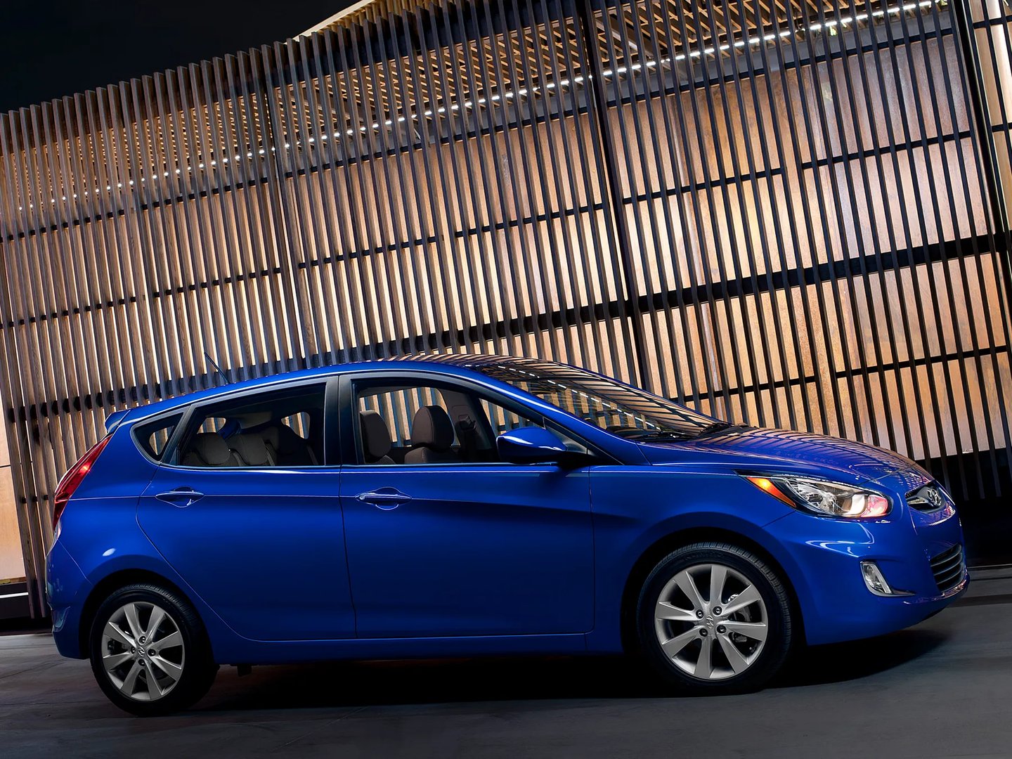 Hyundai_Accent_4_generation__Hatchback_5-door__3.jpg