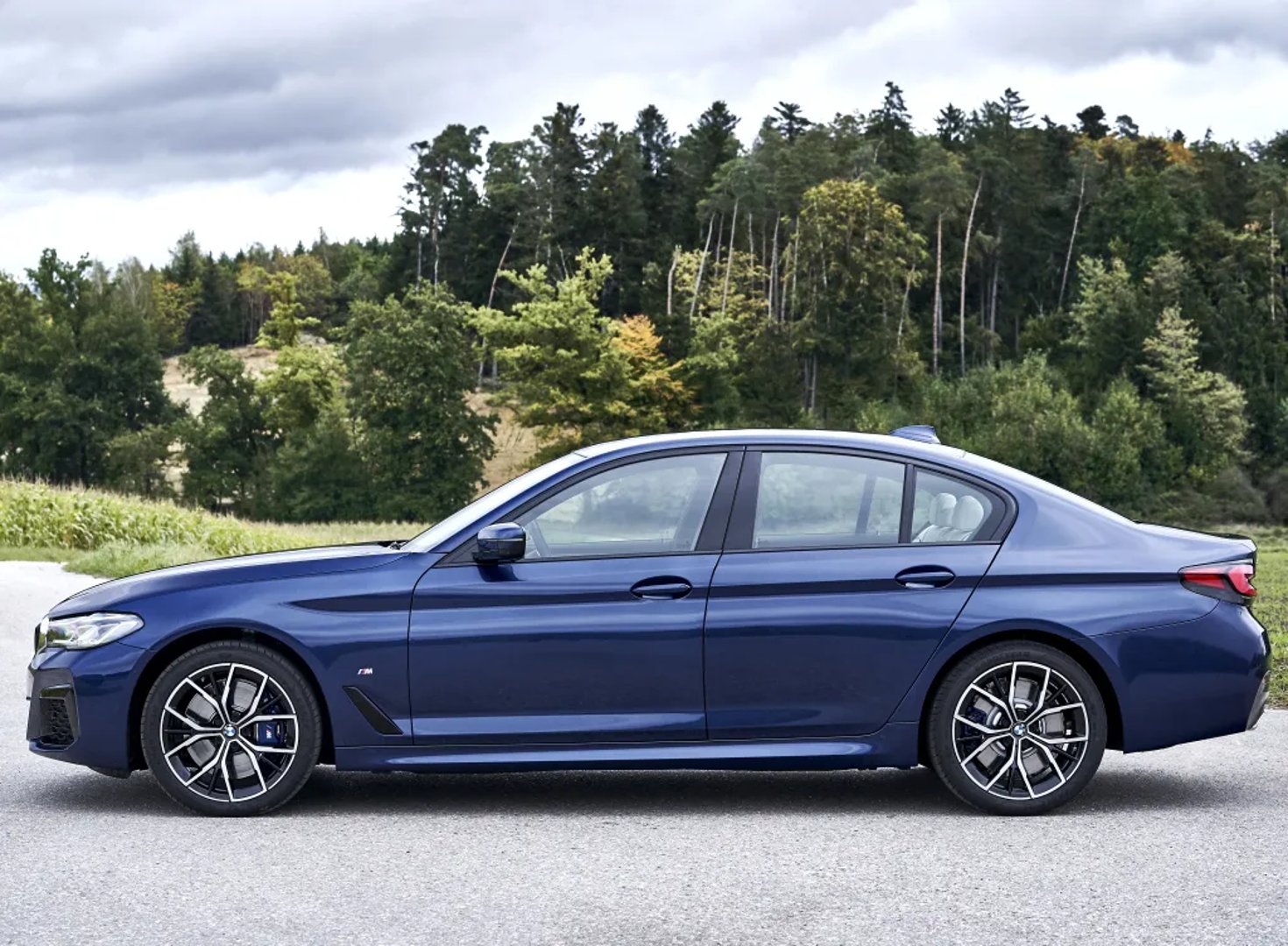 BMW_5_series_7_generation_restyling__Sedan__2.jpg