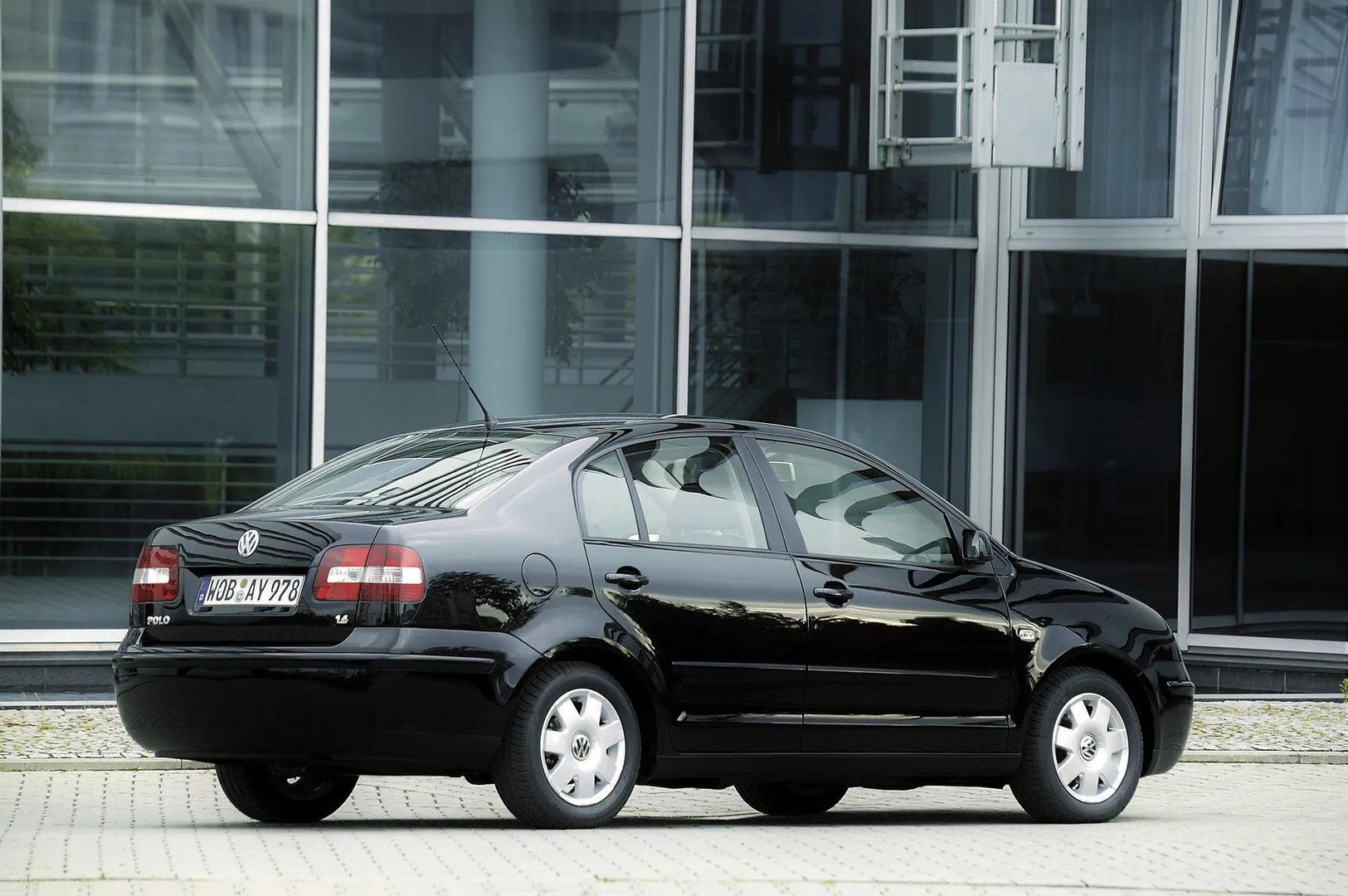 Volkswagen_Polo_4_generation__Sedan__6.jpg
