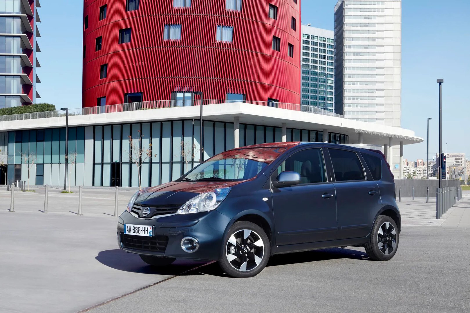 Nissan_Note_1_generation_restyling__Hatchback_5-door__6.jpg