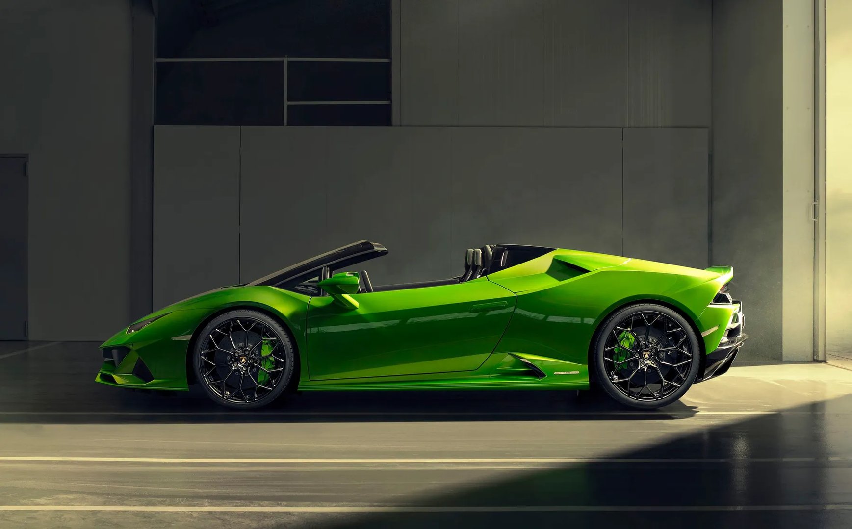 Lamborghini_Huracan_1_generation_restyling__Roadster__2.jpg