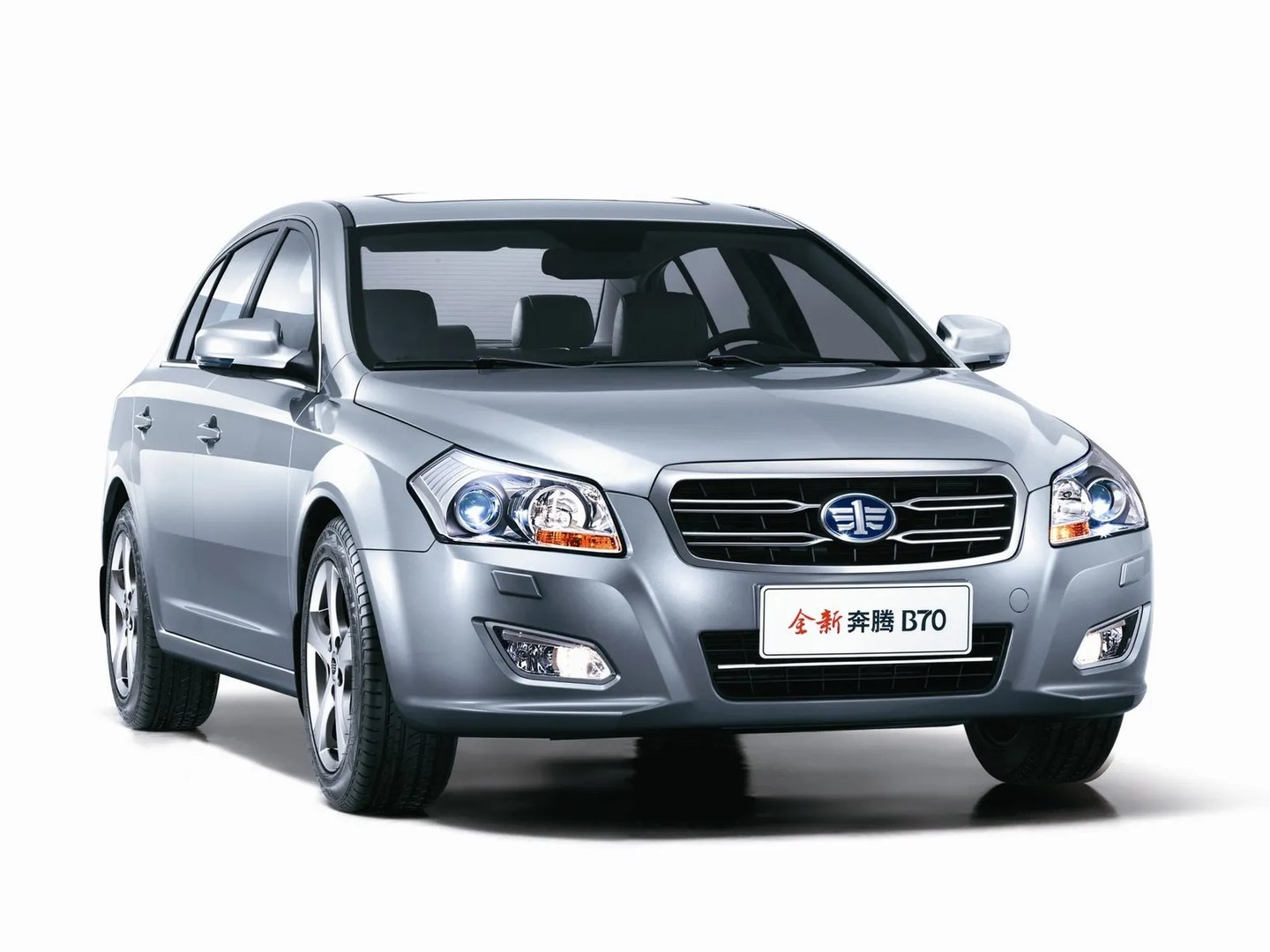 FAW_Besturn_B70_1_generation__Sedan__3.jpg