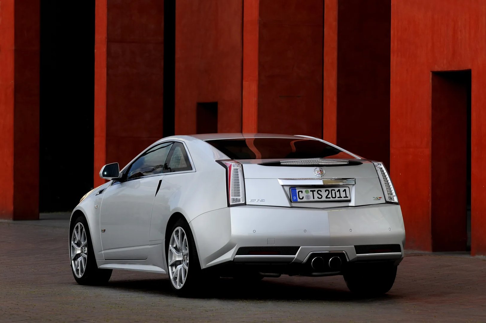 Cadillac_CTS-V_2_generation__Coupe__8.jpg