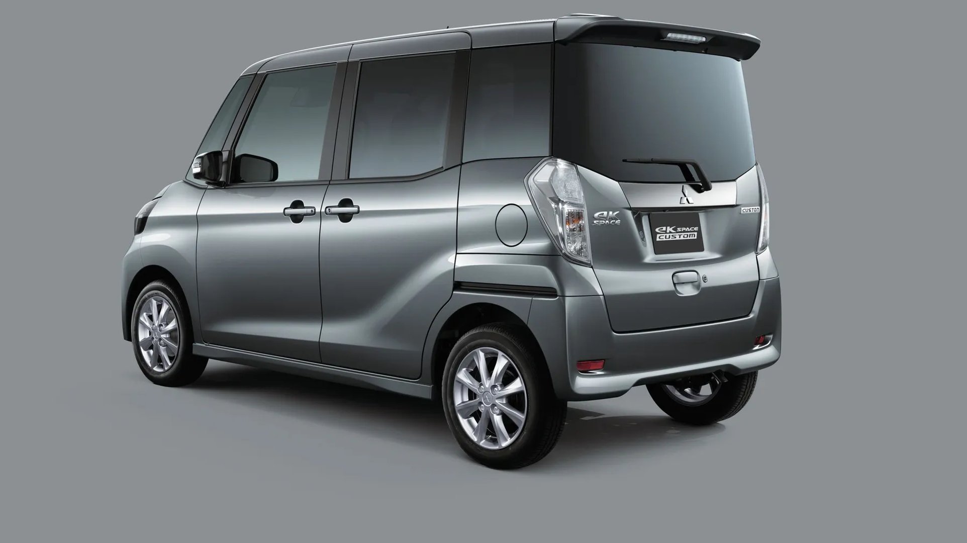 Mitsubishi_eK_Space_1_generation_restyling__Microvan__1.jpg