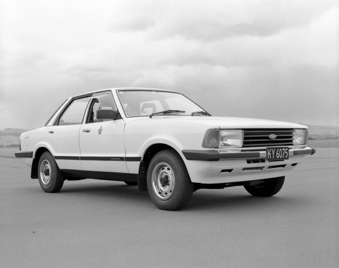 Ford_Cortina_5_generation__Sedan__3.jpg