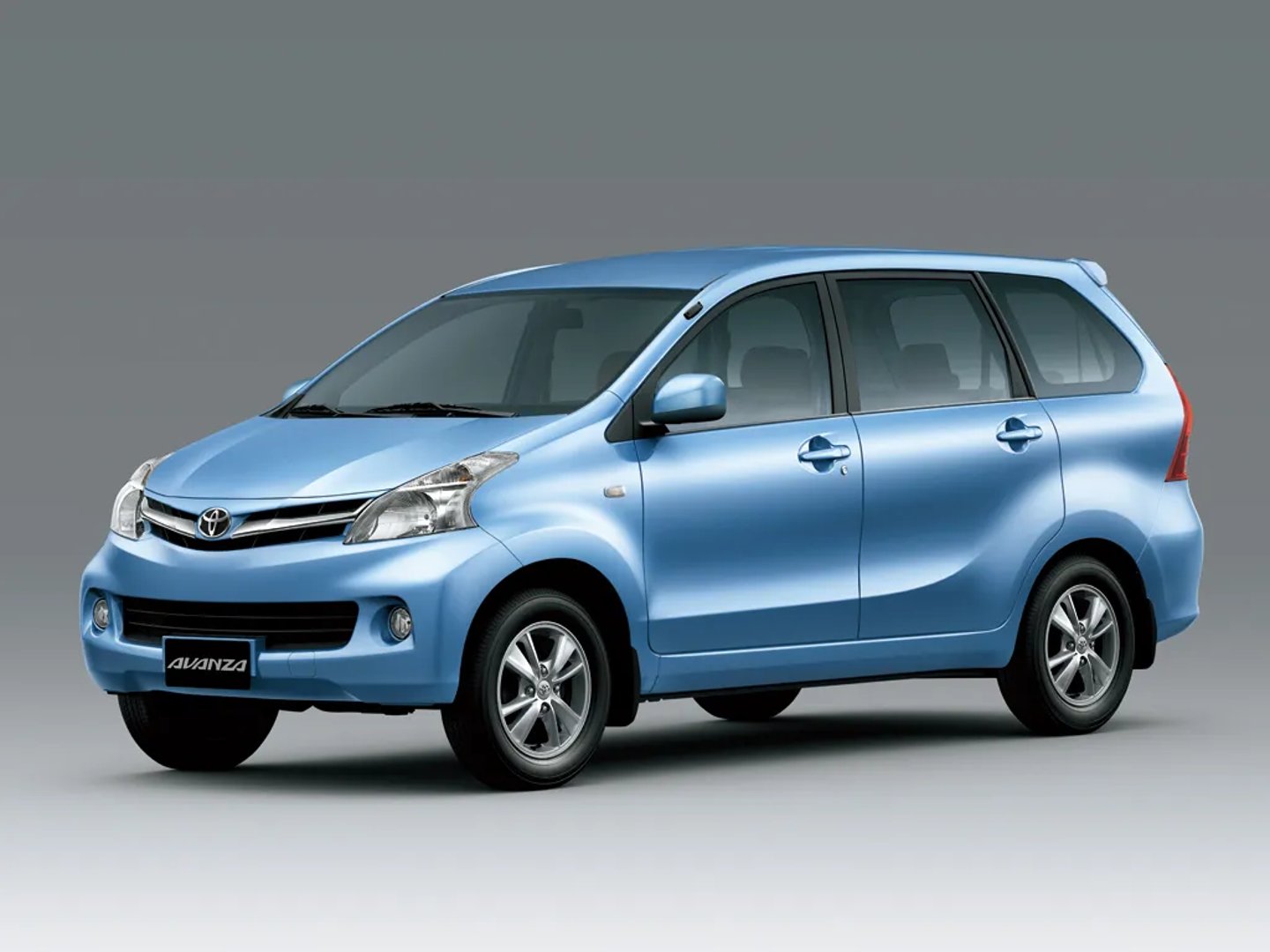 Toyota_Avanza_2_generation__Minivan__3.jpg