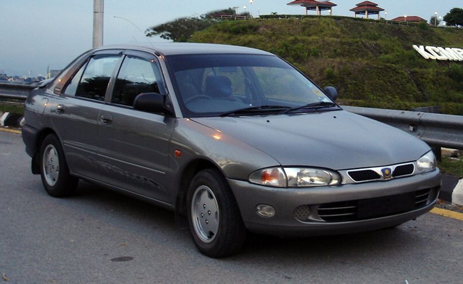 proton_Wira_1_generation__Liftback__3.jpg