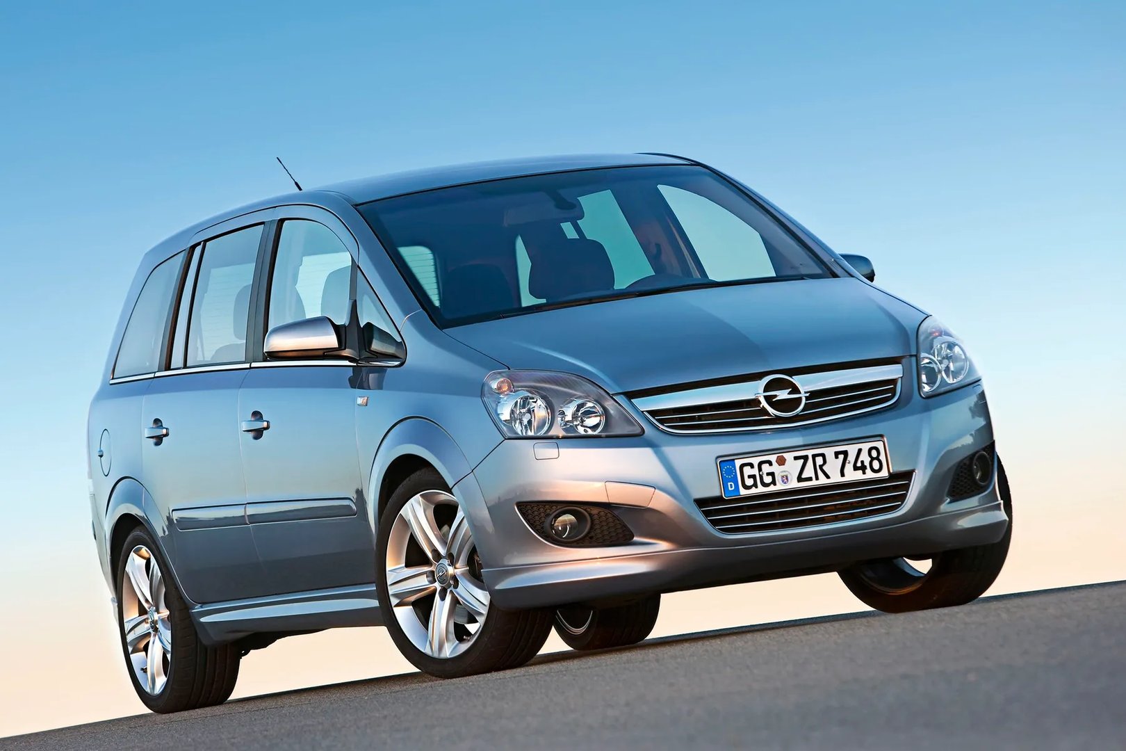 2 generation, restyling 