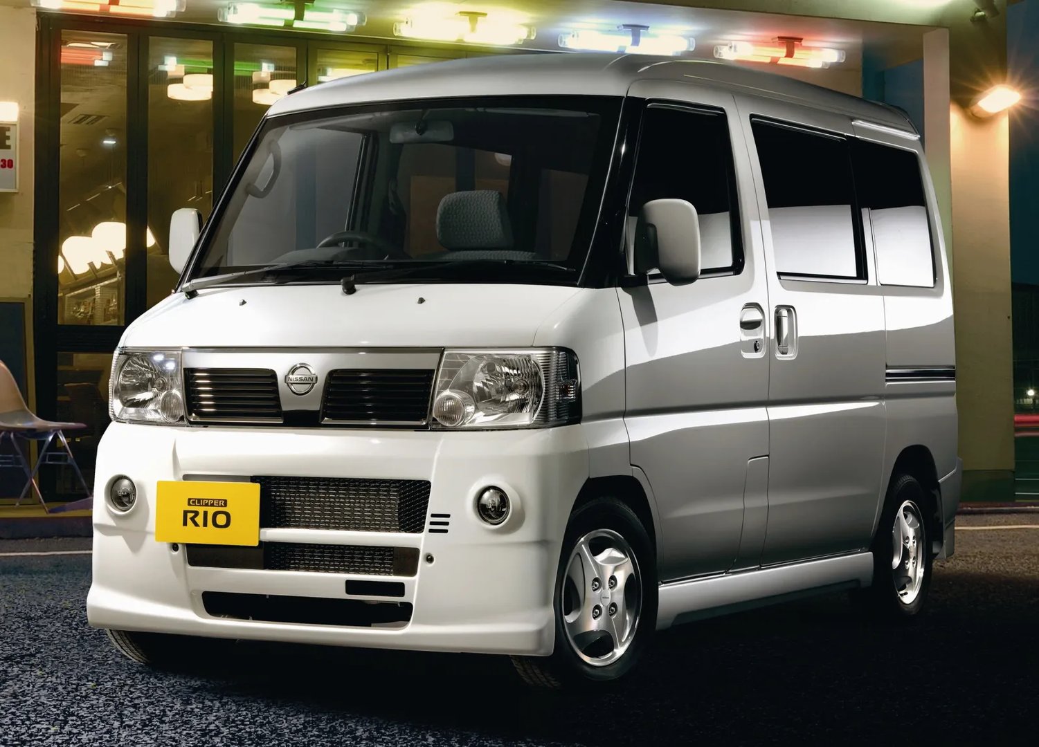 1 generation, restyling 