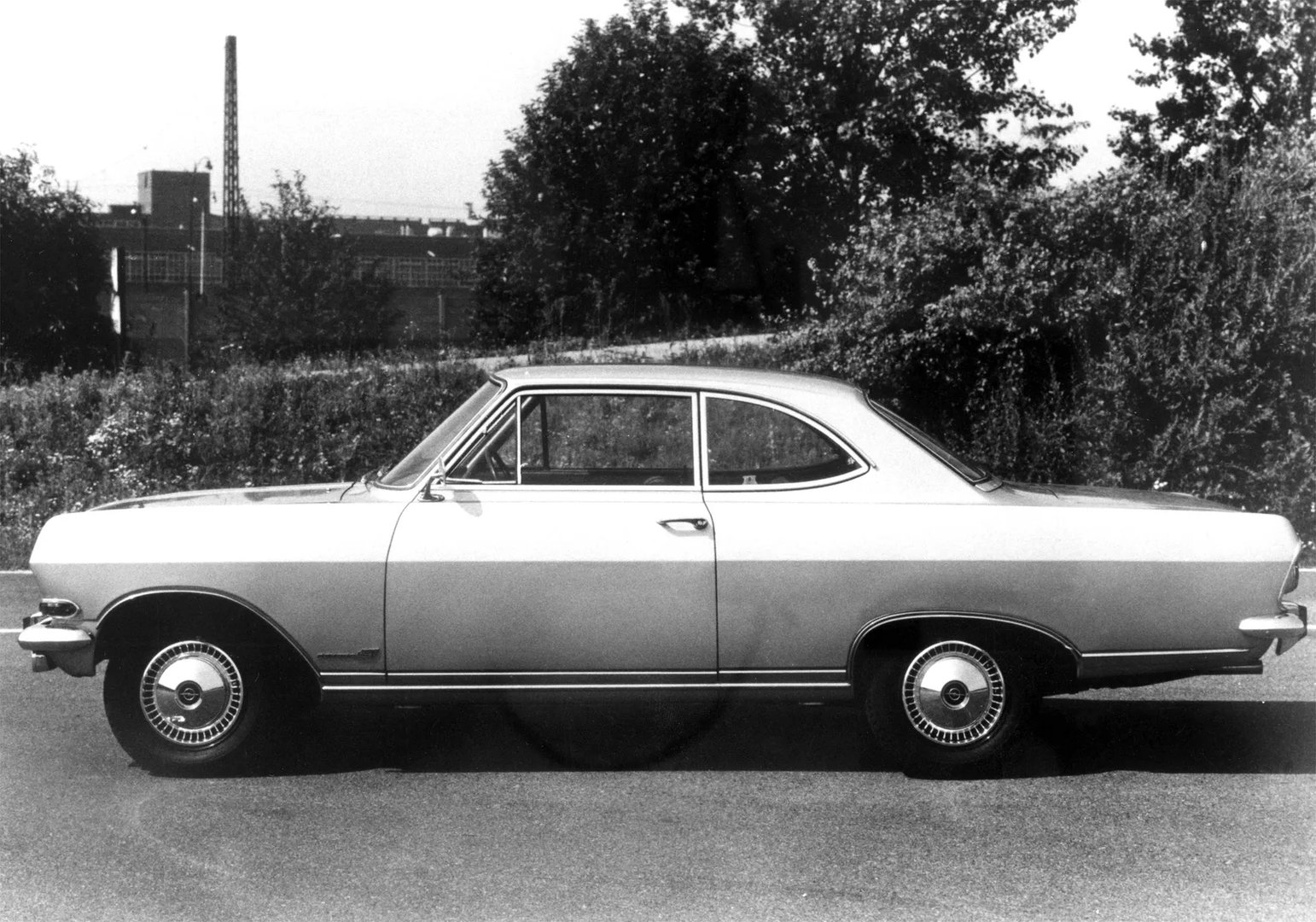 Opel_Rekord_2_generation__Coupe__2.jpg