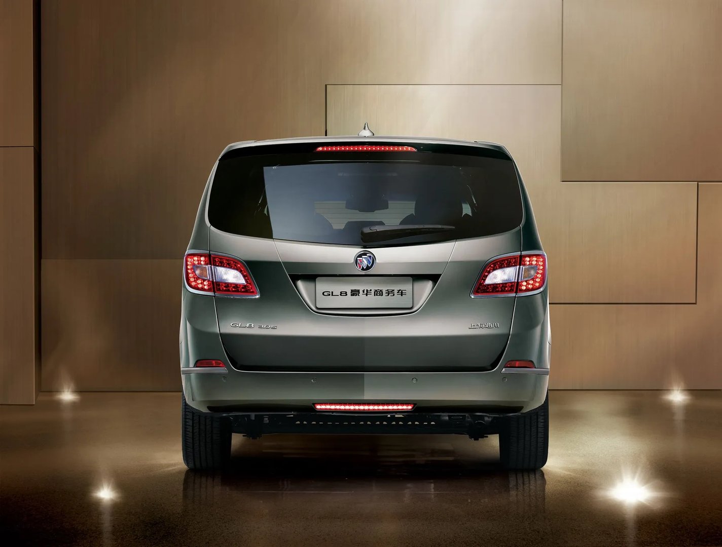 Buick_GL8_2_generation__Minivan__3.jpg
