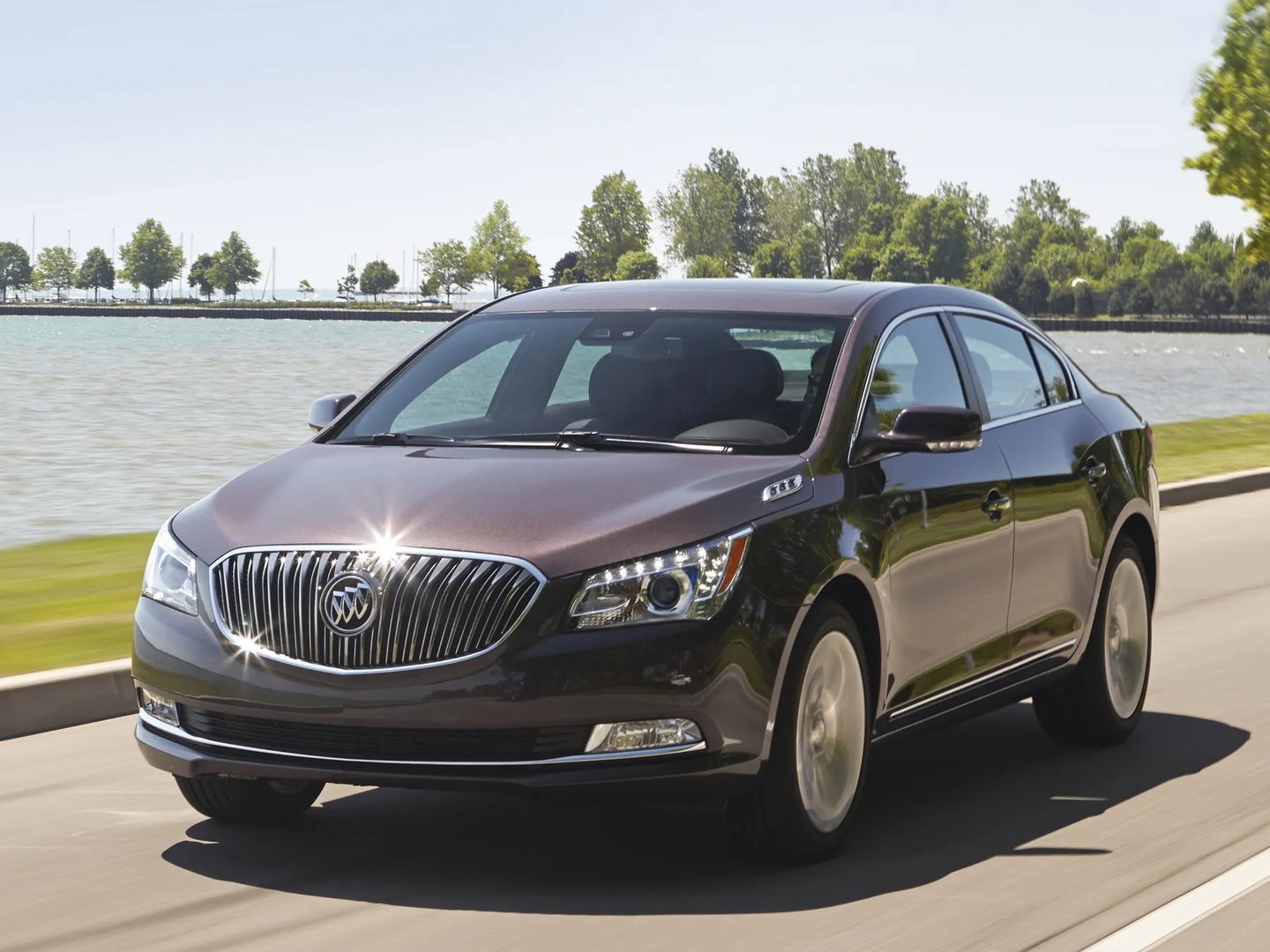Buick_LaCrosse_2_generation_restyling__Sedan__2.jpg