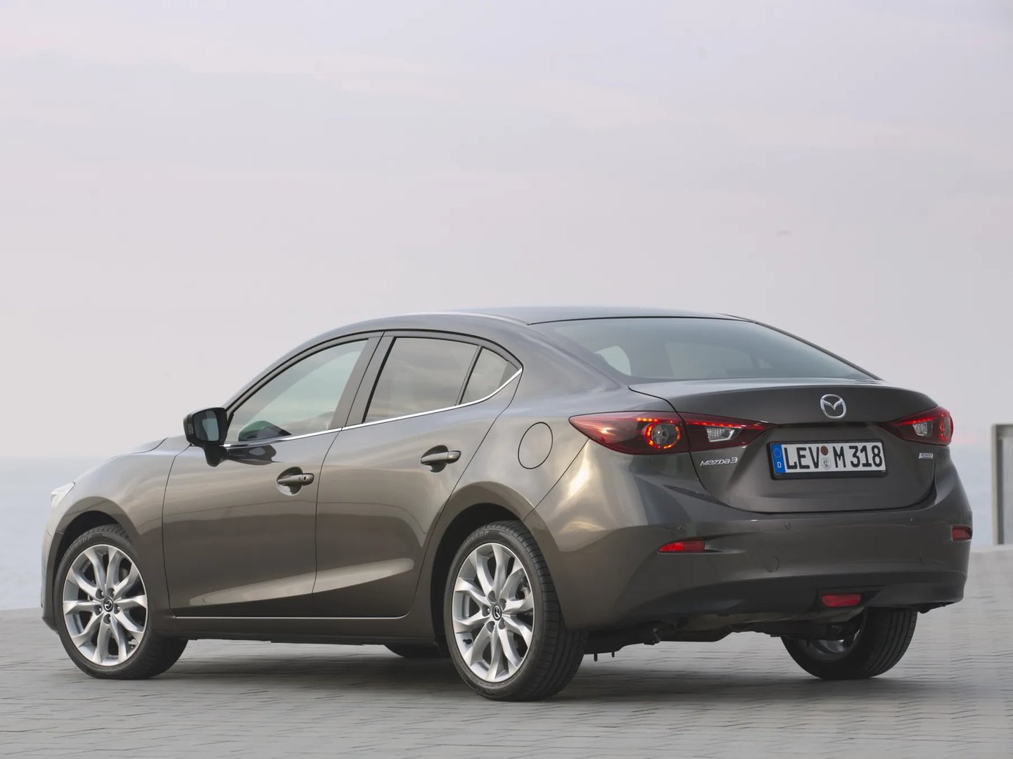 Mazda_3_3_generation__Sedan__12.jpg