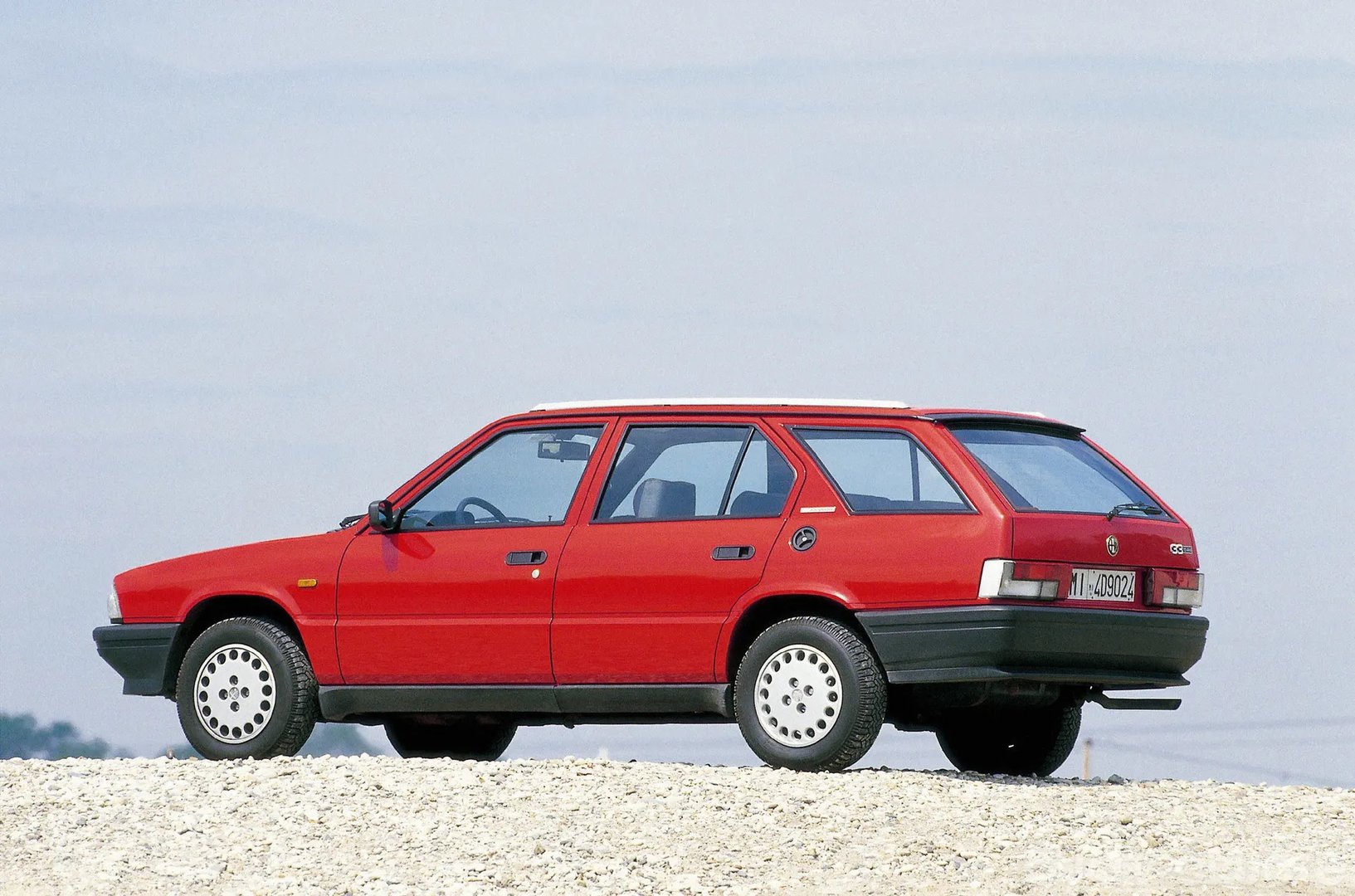Alfa Romeo_33_1_generation_restyling__Estate_5-door__4.jpg