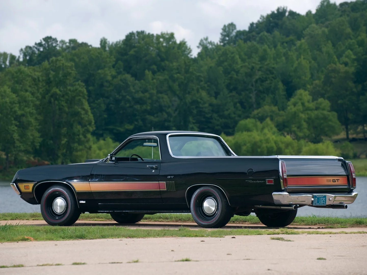 Ford_Ranchero_4_generation__Pickup__1.jpg