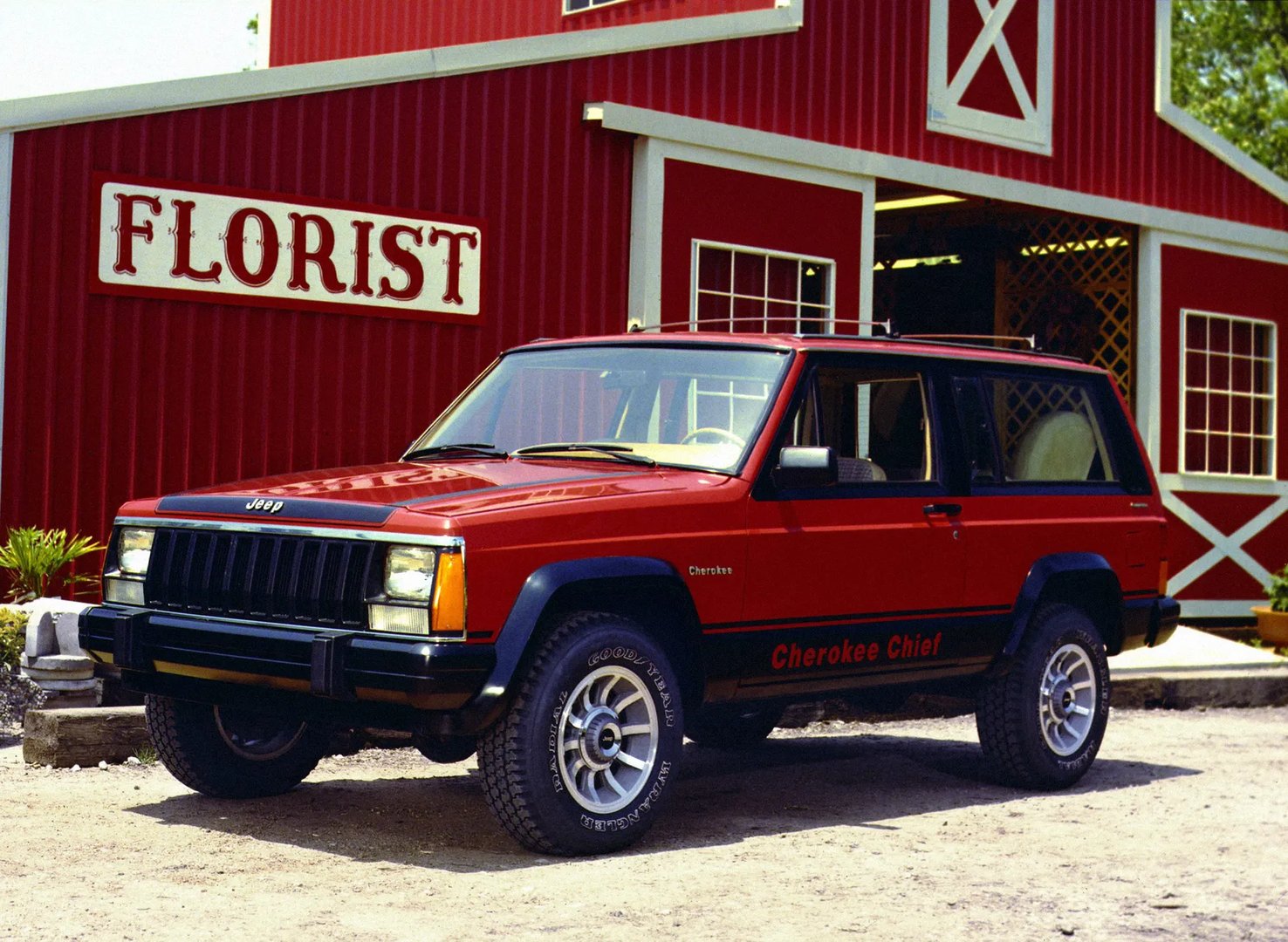 Jeep_Cherokee_2_generation__SUV_3-doors__6.jpg