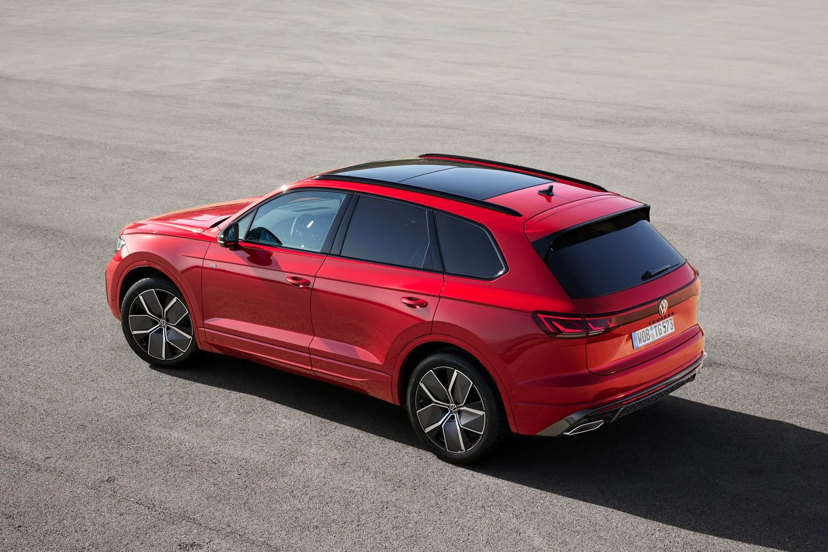 Volkswagen_Touareg_3_generation_restyling__SUV_5-doors__1.jpg