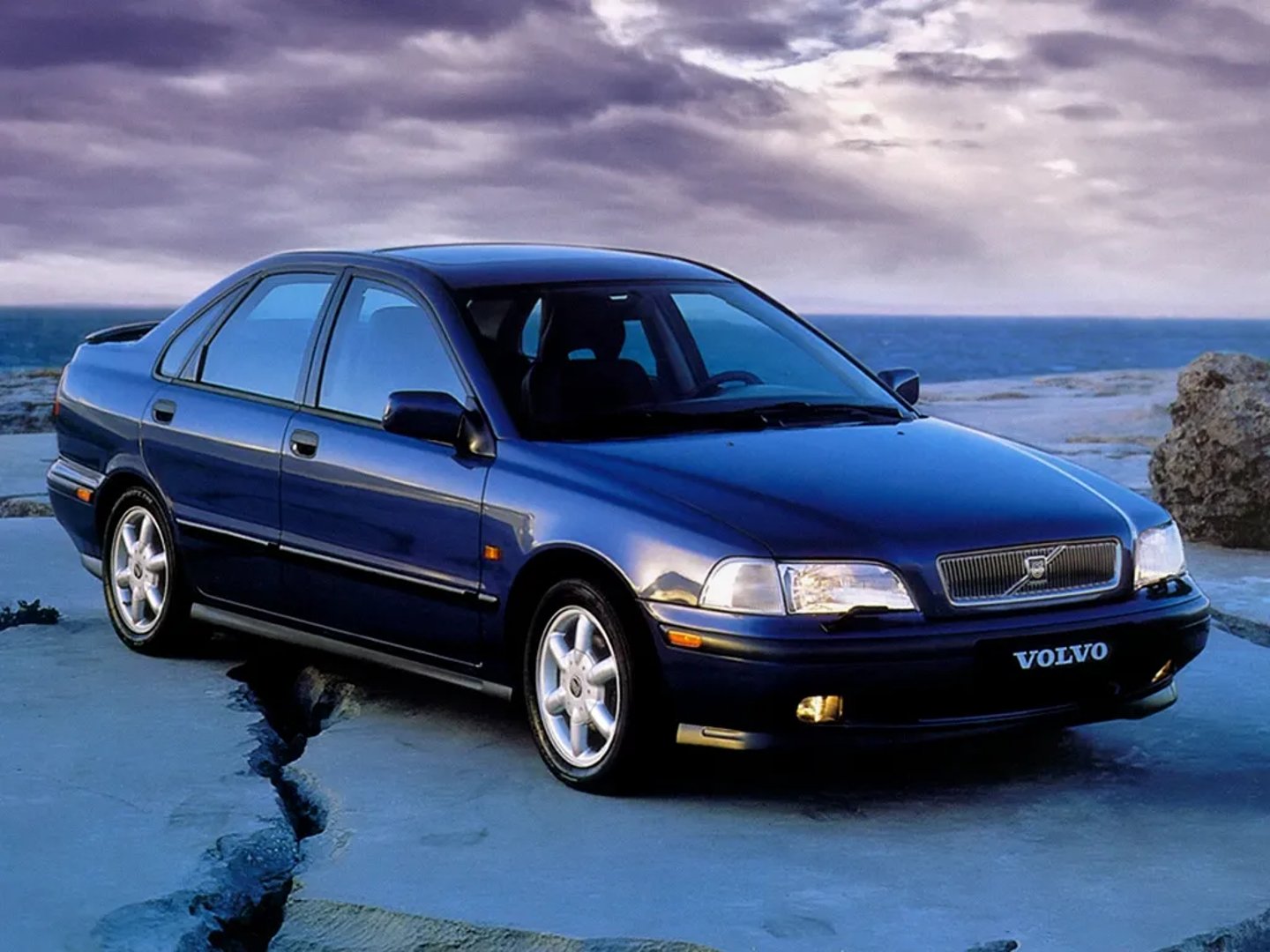 Volvo_S40_1_generation__Sedan__12.jpg