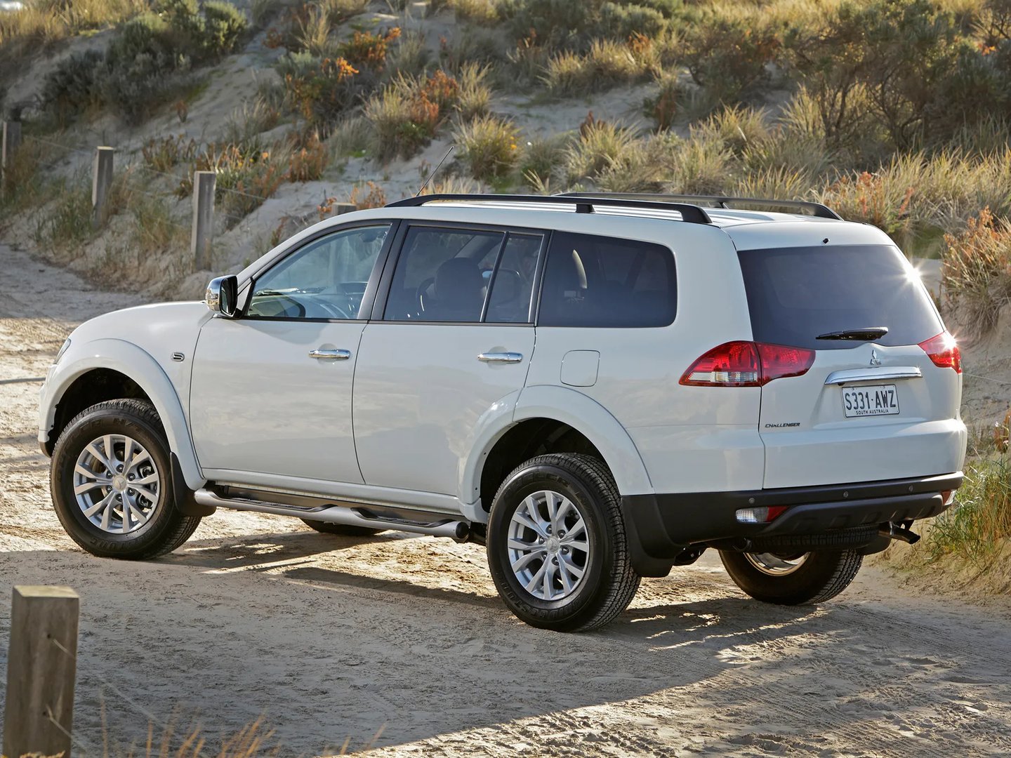 Mitsubishi_Challenger_2_generation_restyling__SUV_5-doors__4.jpg