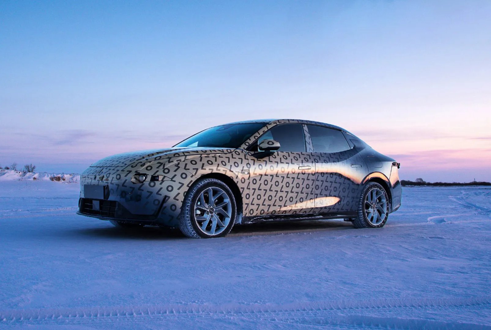 lynkco_07_1_generation__Sedan__3.jpg