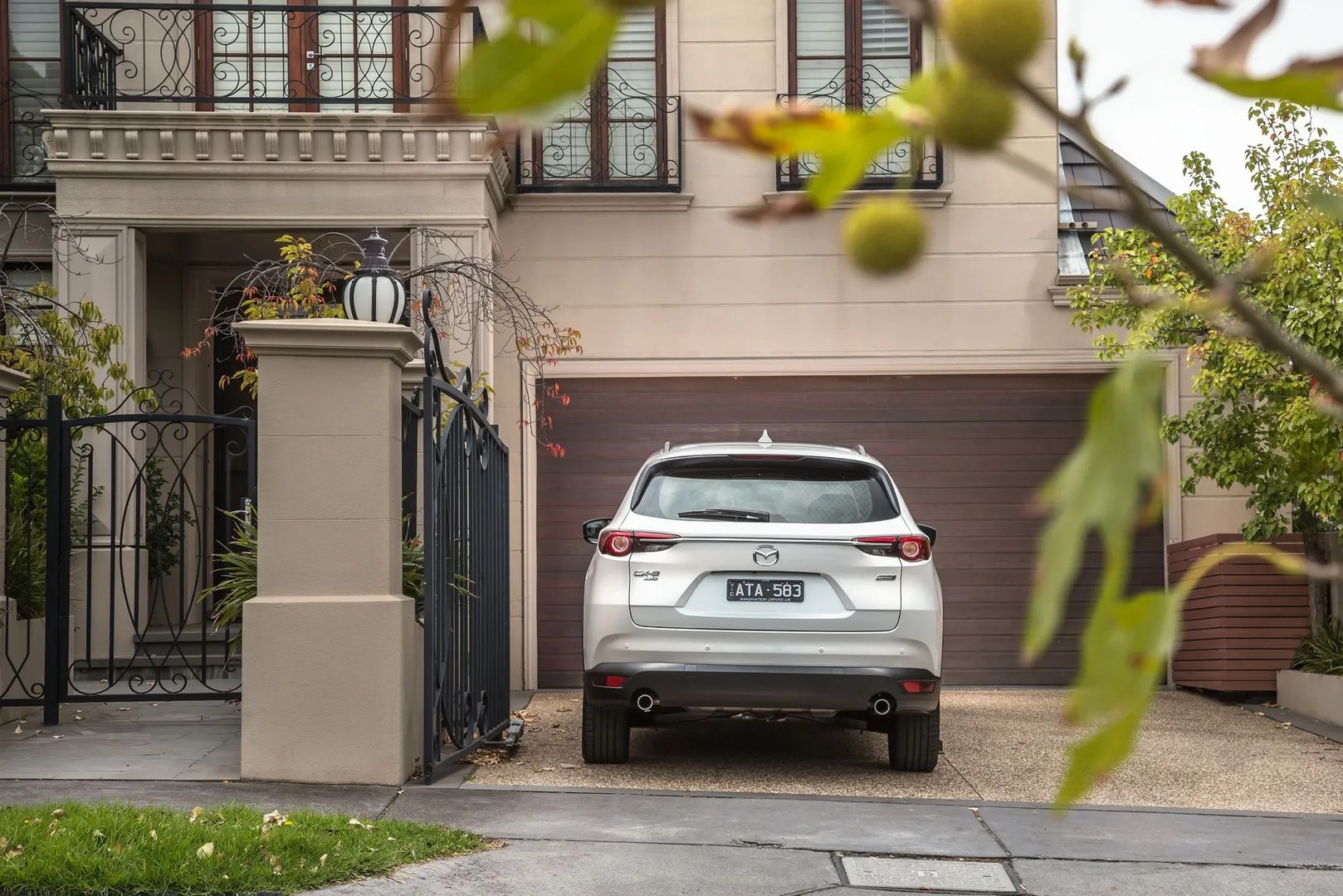 Mazda_CX-8_1_generation__SUV_5-doors__10.jpg