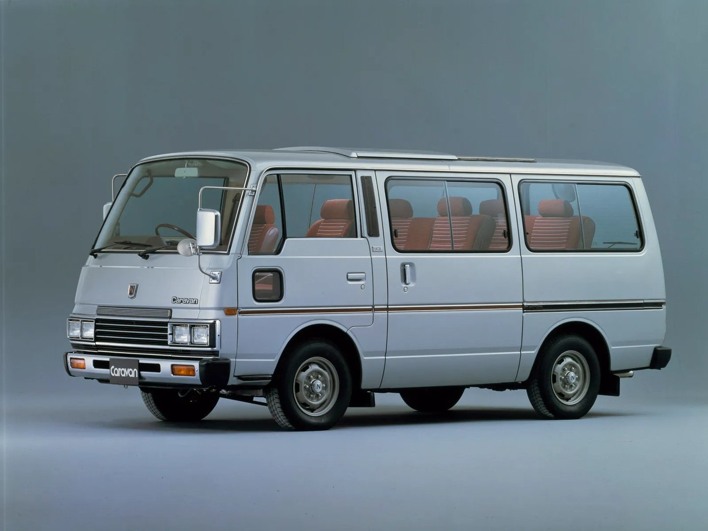 Nissan_Caravan_2_generation__Minivan__4.jpg