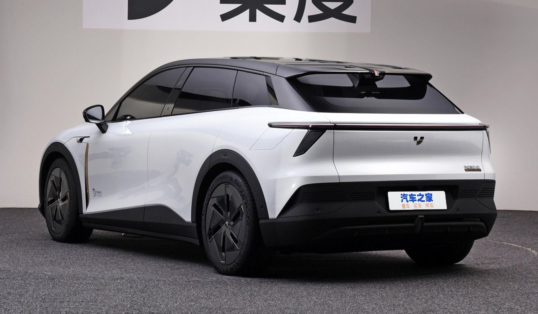 jidu_Robo-01_1_generation__SUV_5-doors__2.jpg