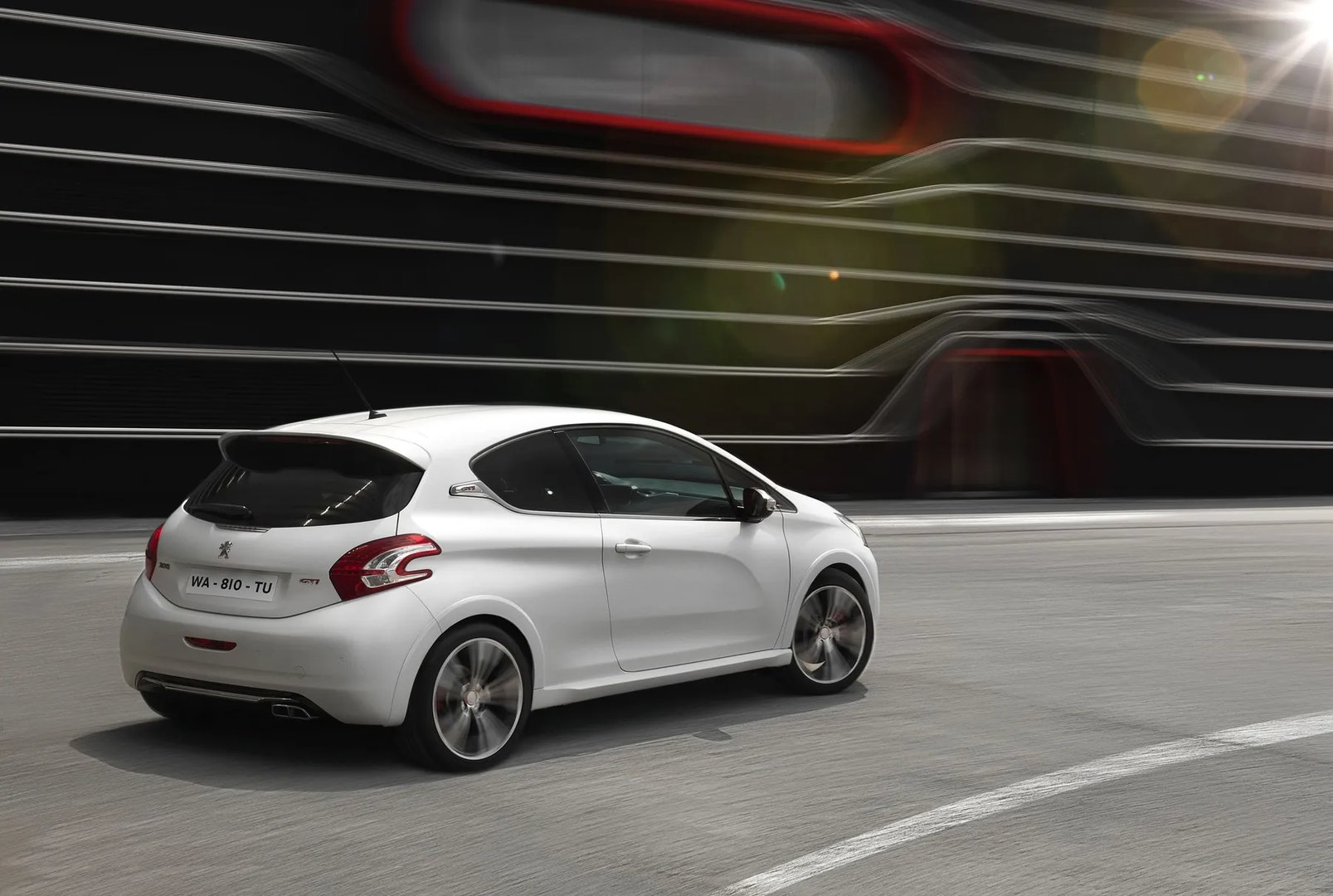 Peugeot_208_GTi_1_generation__Hatchback_3-door__9.jpg