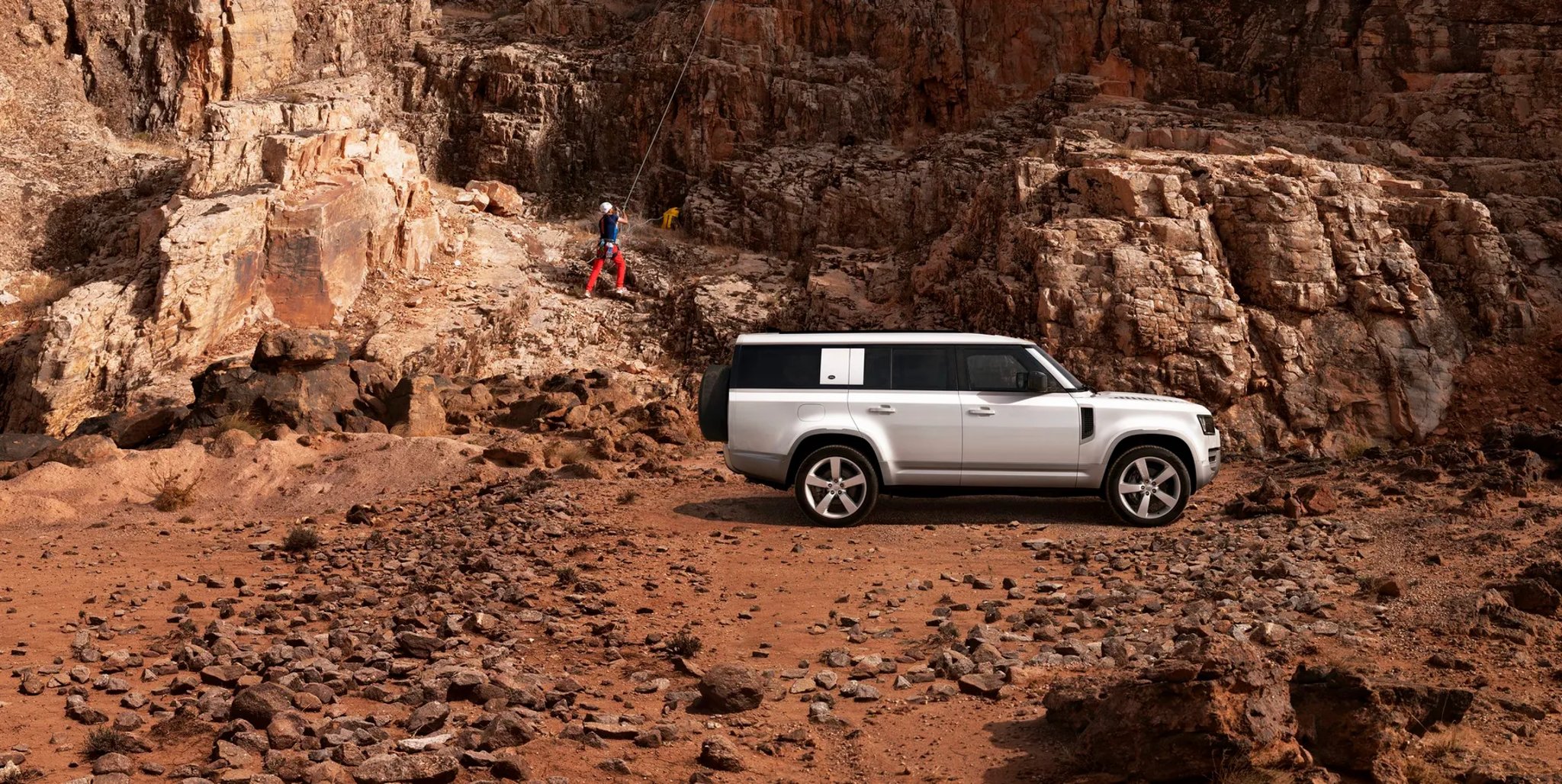 Land Rover_Defender_2_generation__SUV_Long__4.jpg