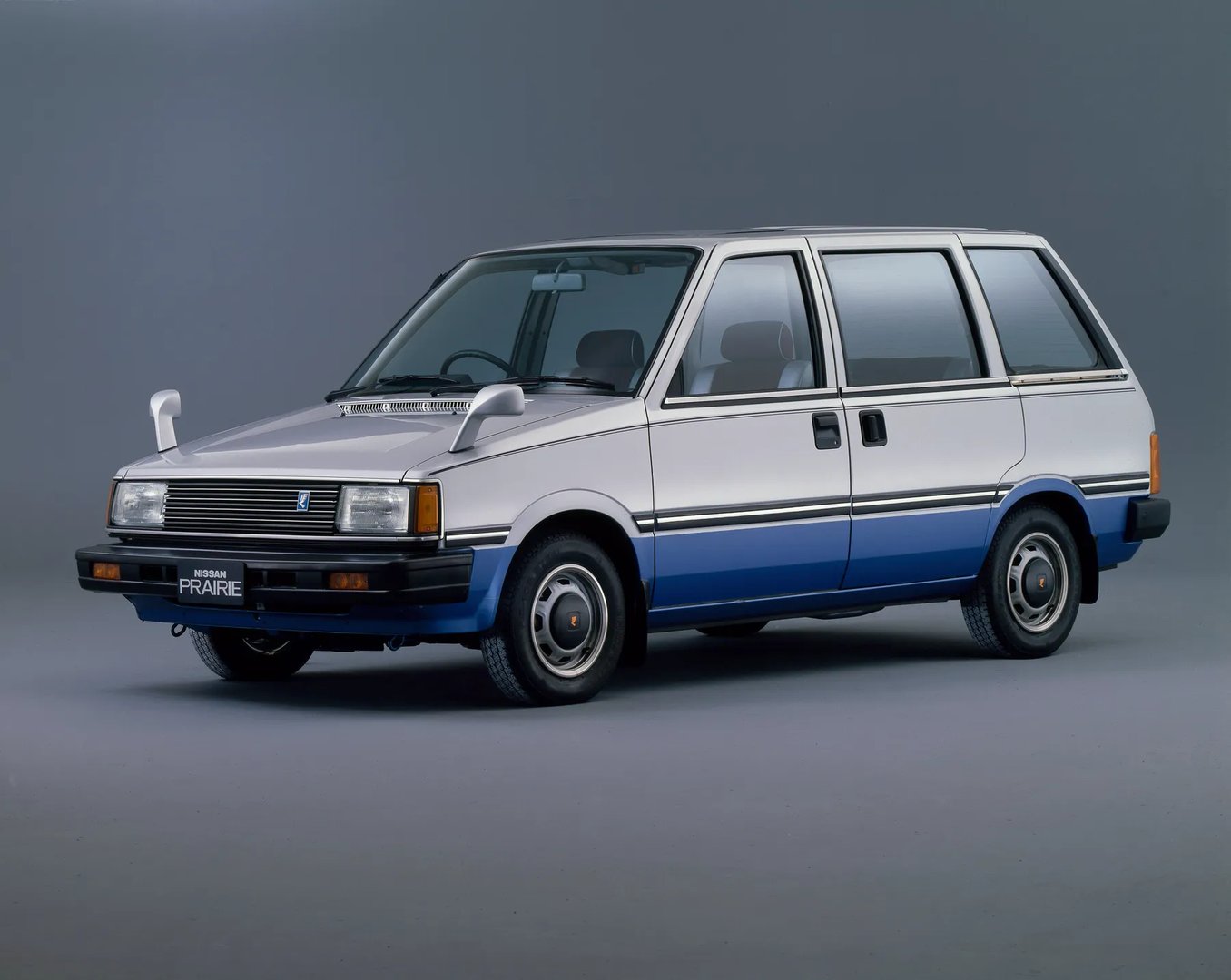 Nissan_Prairie_1_generation__Compact_Van__1.jpg