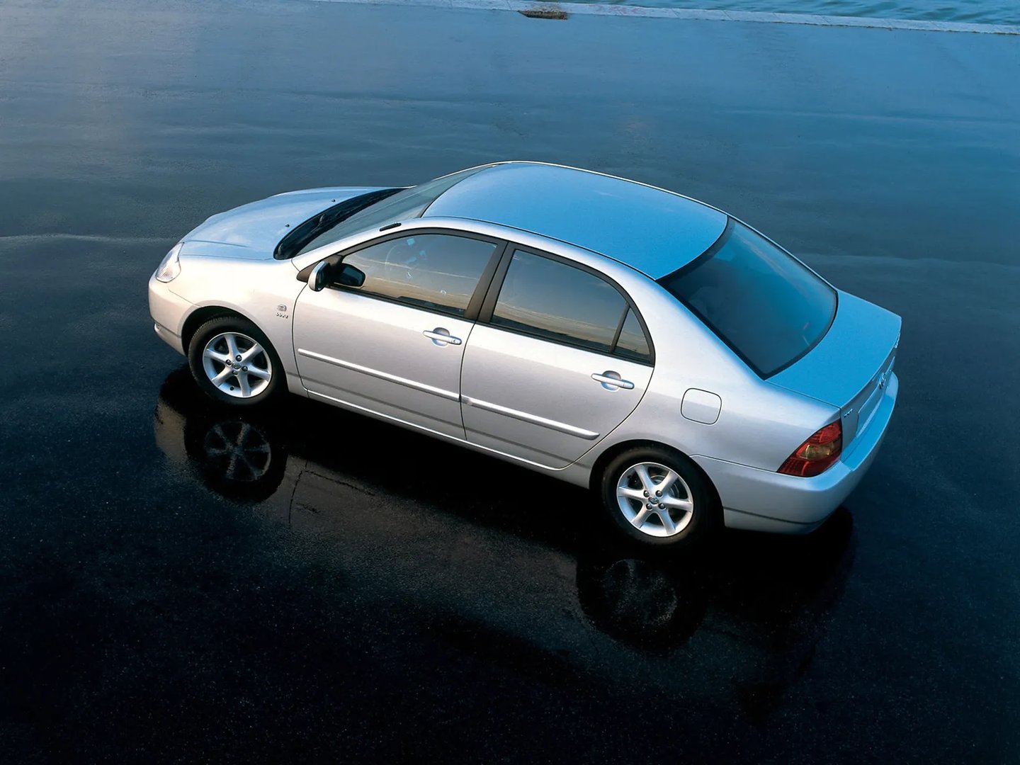 Toyota_Corolla_9_generation__Sedan__3.jpg