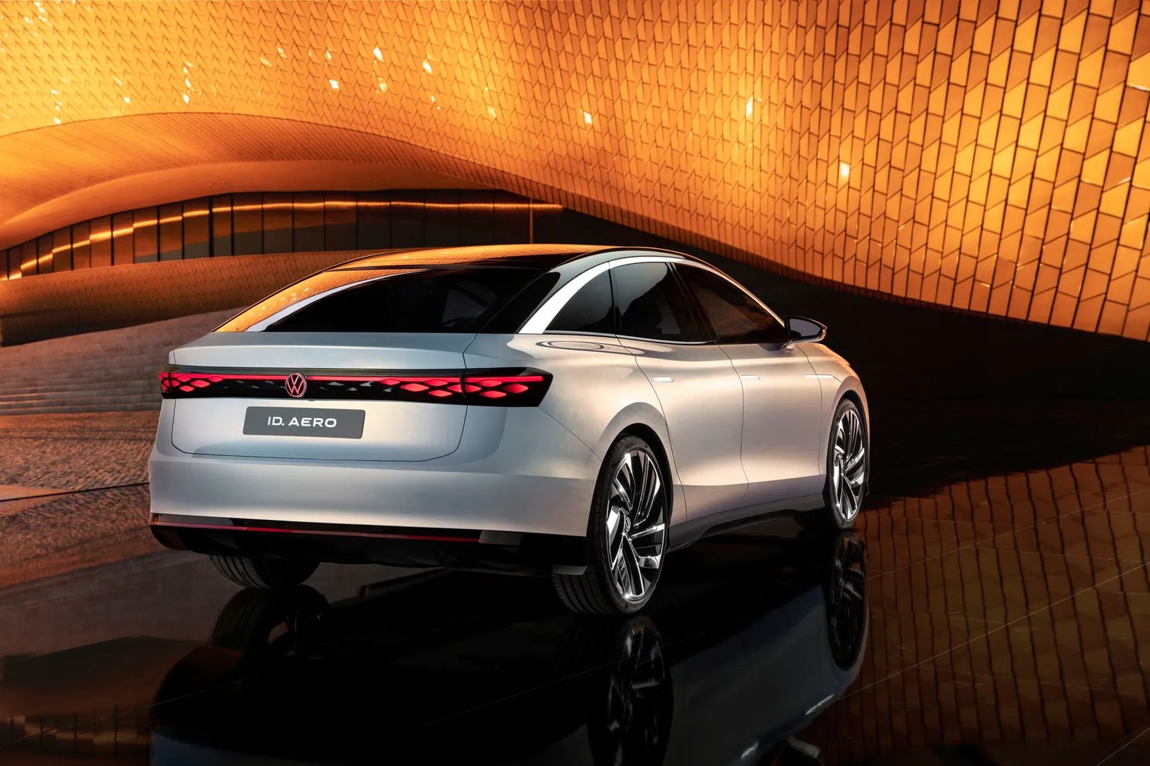 Volkswagen_ID._Aero_1_generation__Sedan__2.jpg