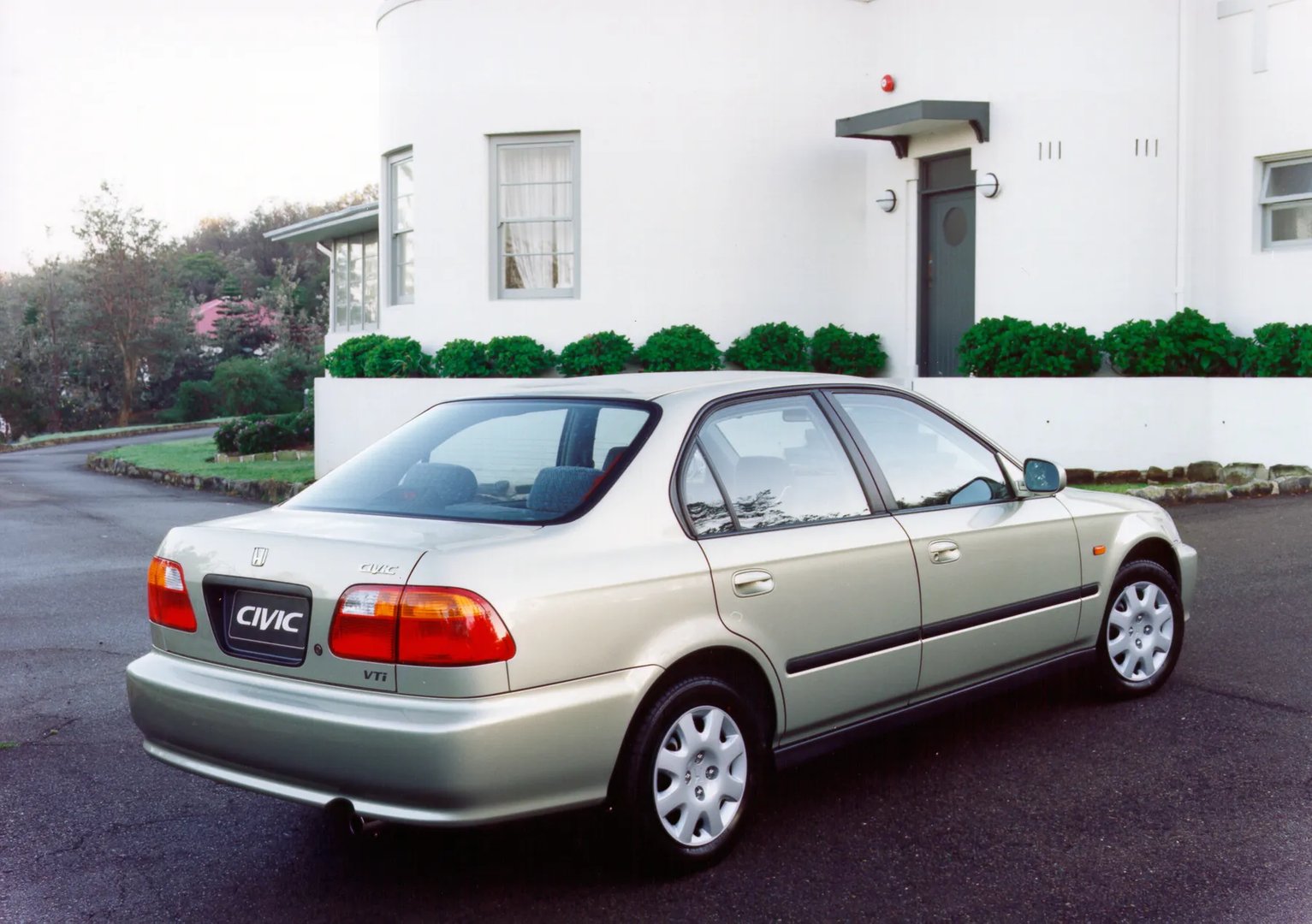 Honda_Civic_6_generation_restyling__Sedan__1.jpg