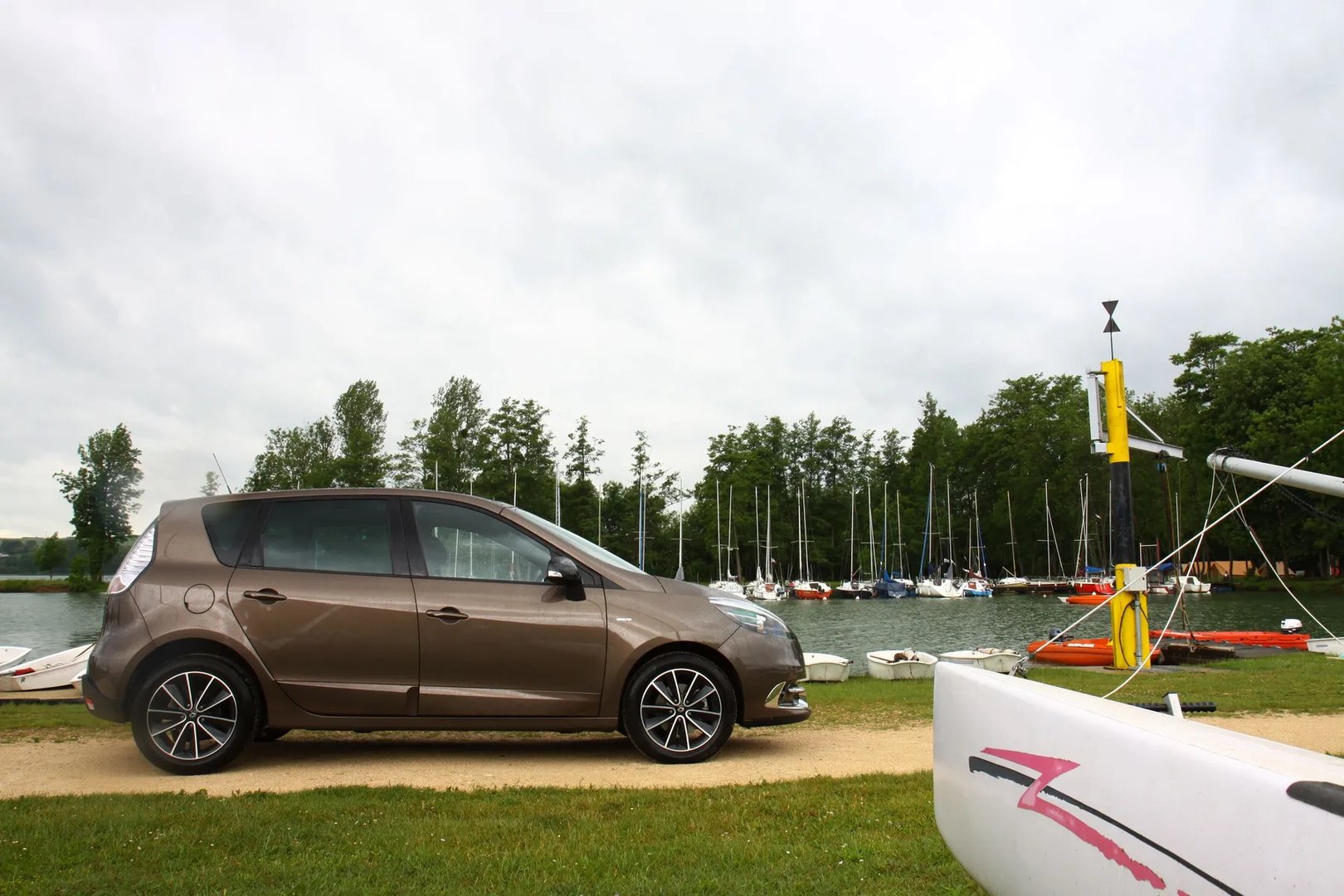 Renault_Scenic_3_generation_restyling__Compact_Van__3.jpg