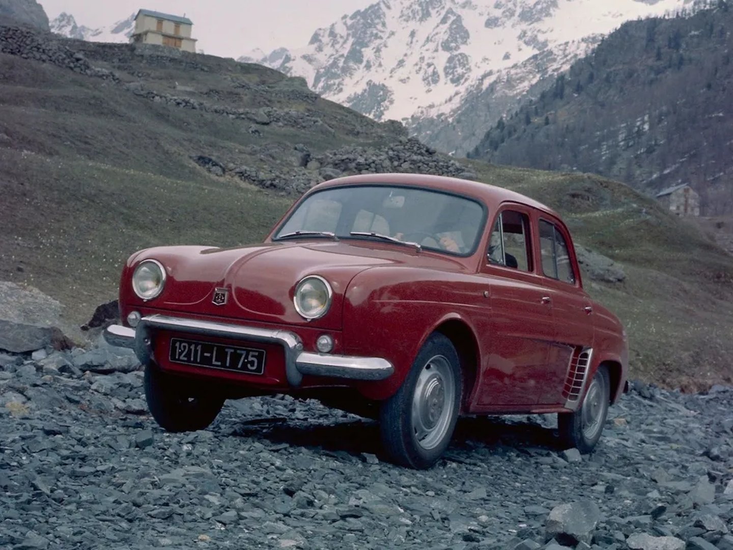 Renault_Dauphine_1_generation__Sedan__3.jpg