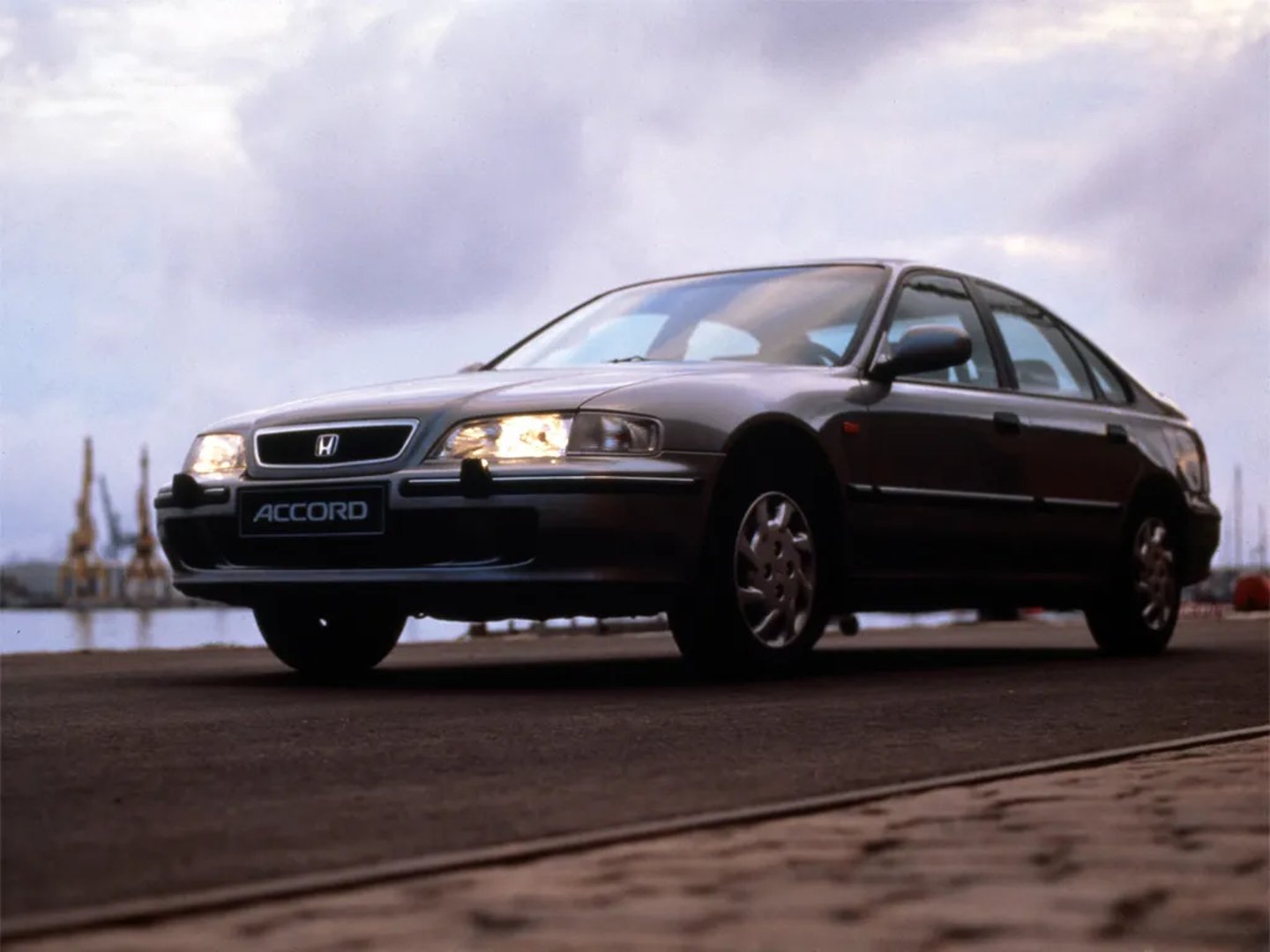 Honda_Accord_(USA)_5_generation_restyling__Sedan__9.jpg