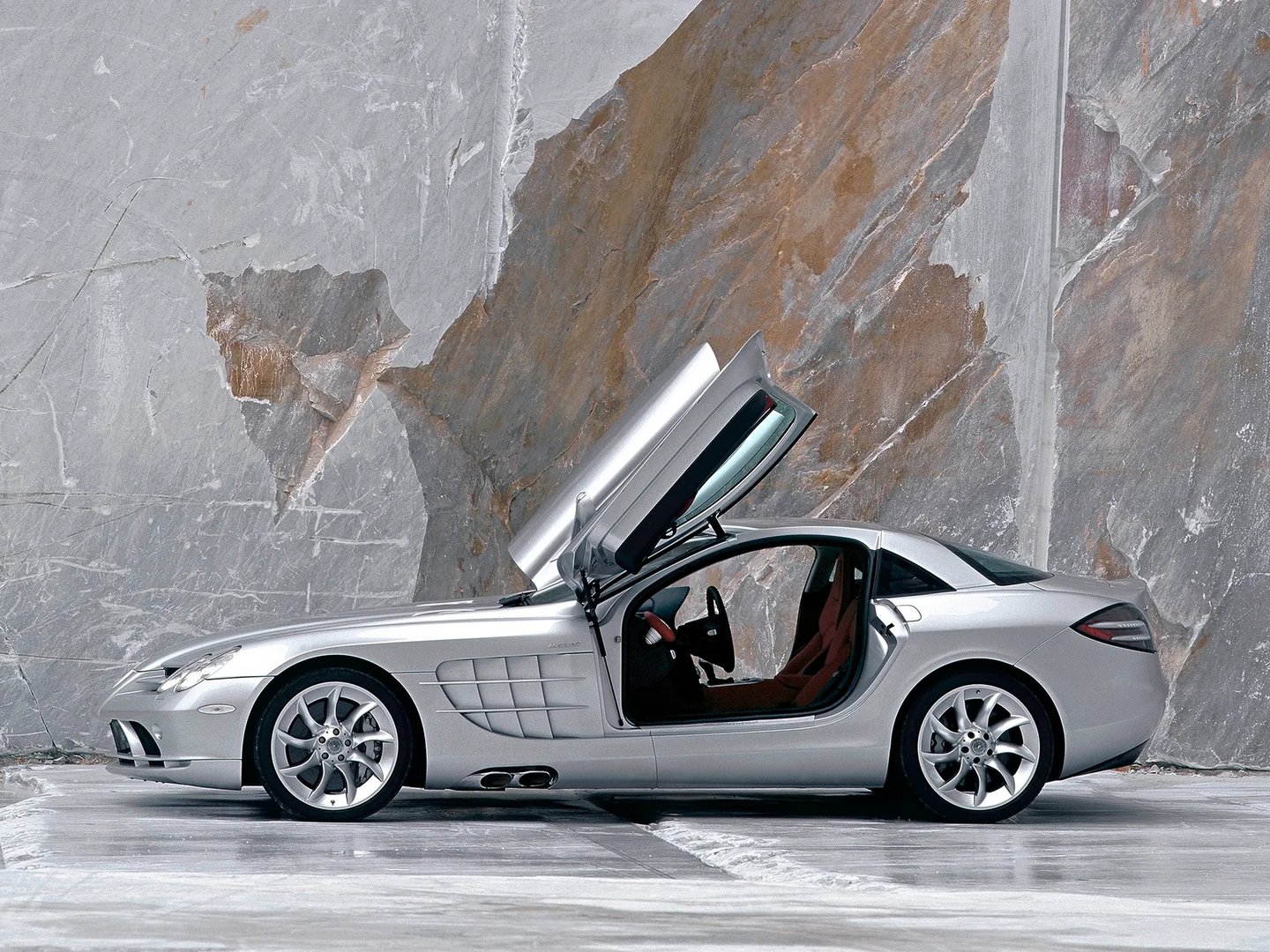 Mercedes_SLR_McLaren_1_generation__Coupe__7.jpg