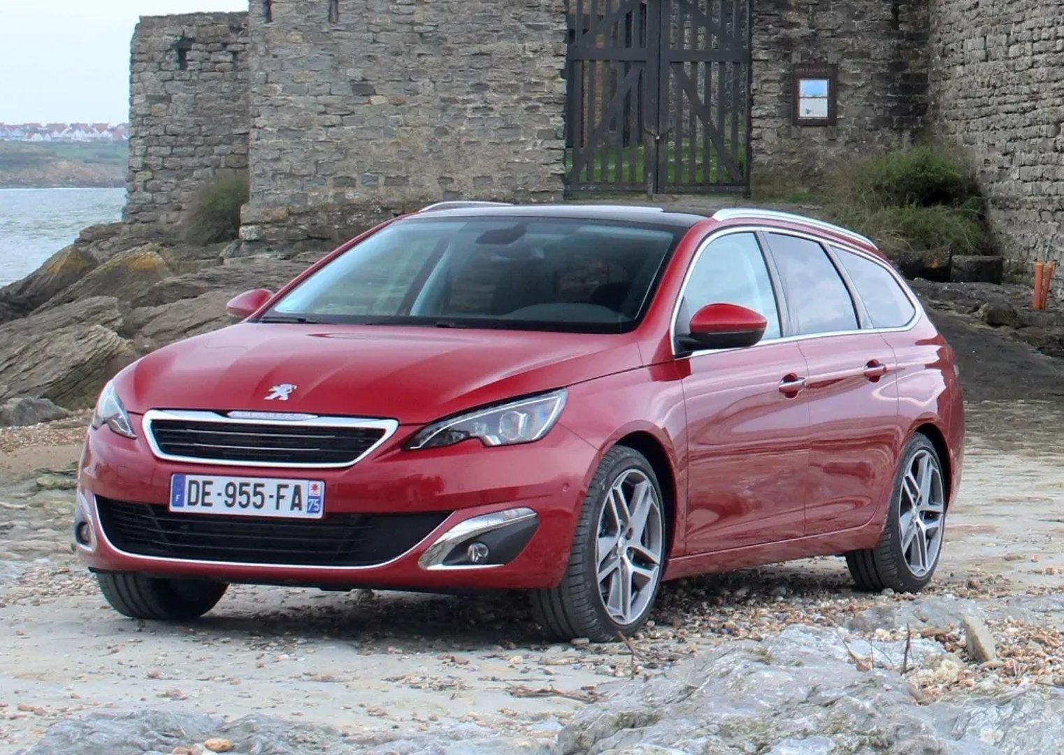 Peugeot 308 2 generation  Estate 5-door
