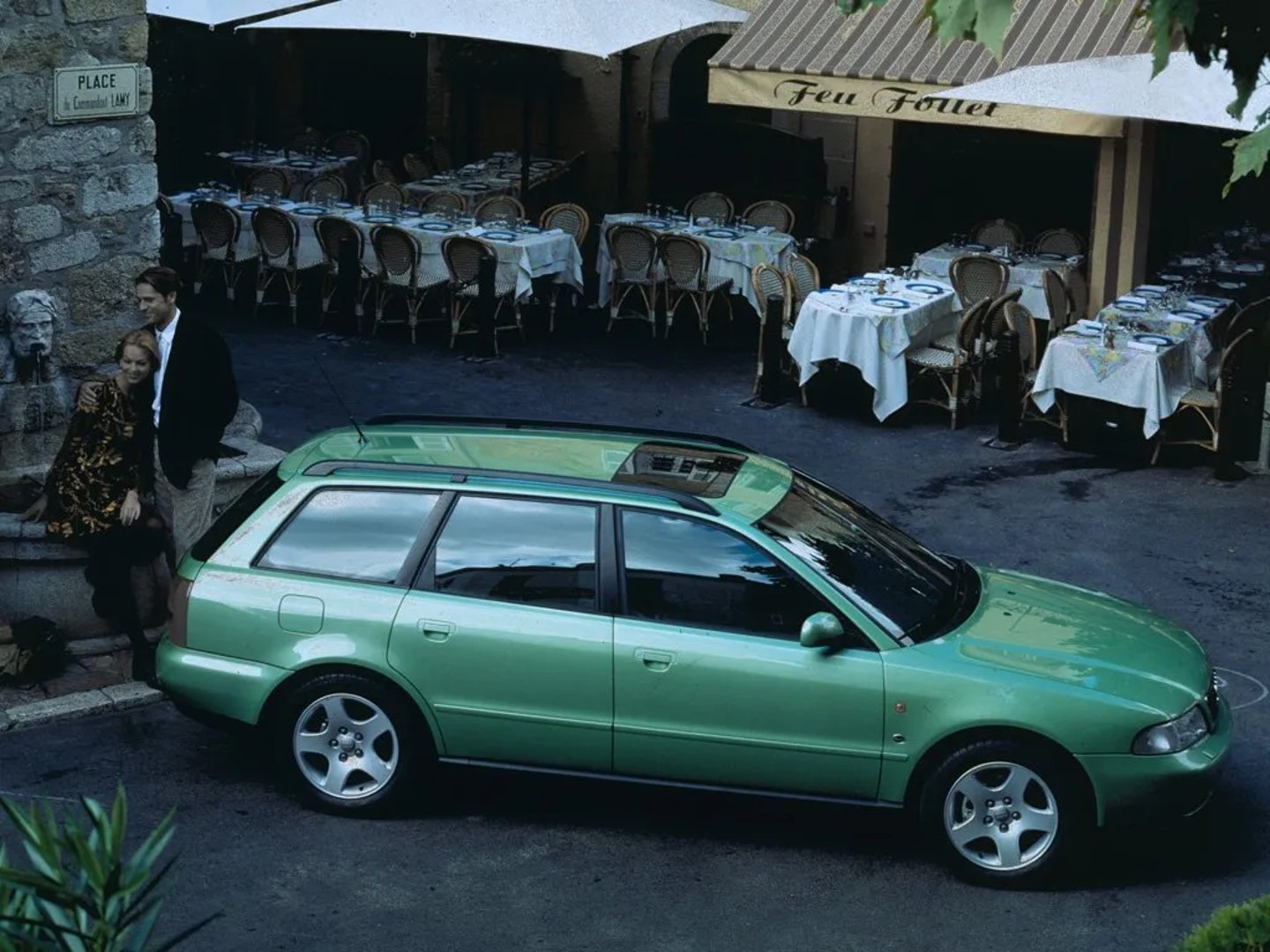 Audi_A4_1_generation__Estate_5-door__4.jpg