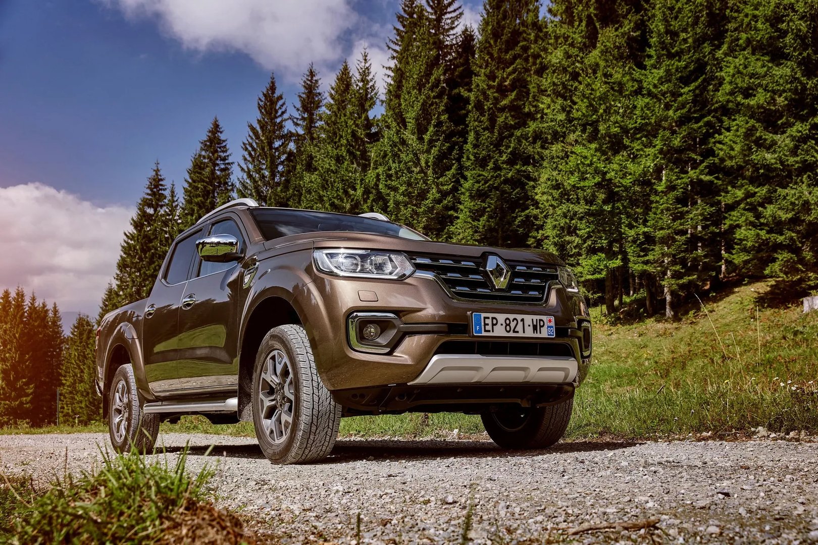 Renault_Alaskan_1_generation__Pickup_double-cab__12.jpg