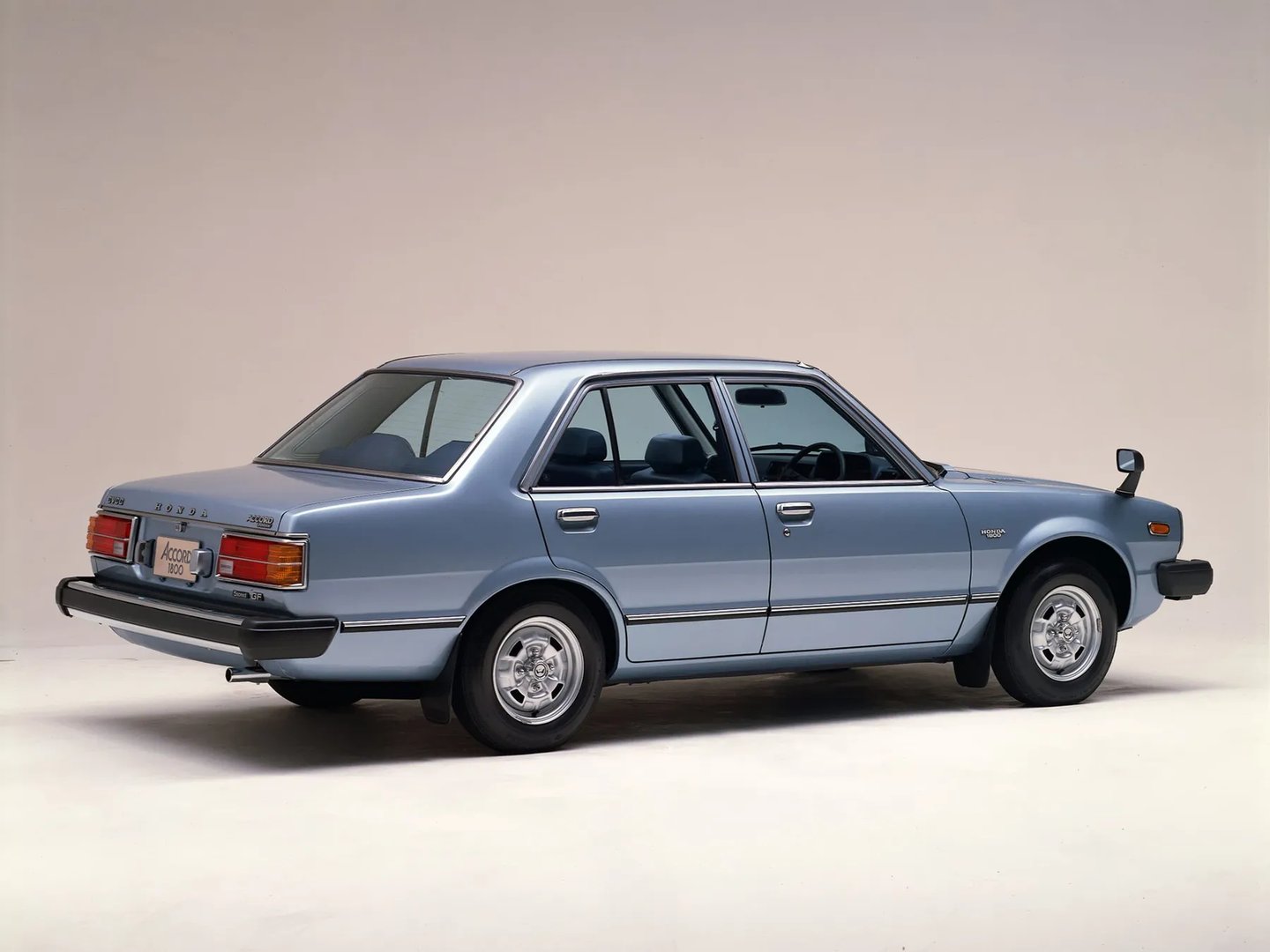 Honda_Accord_1_generation__Sedan__1.jpg