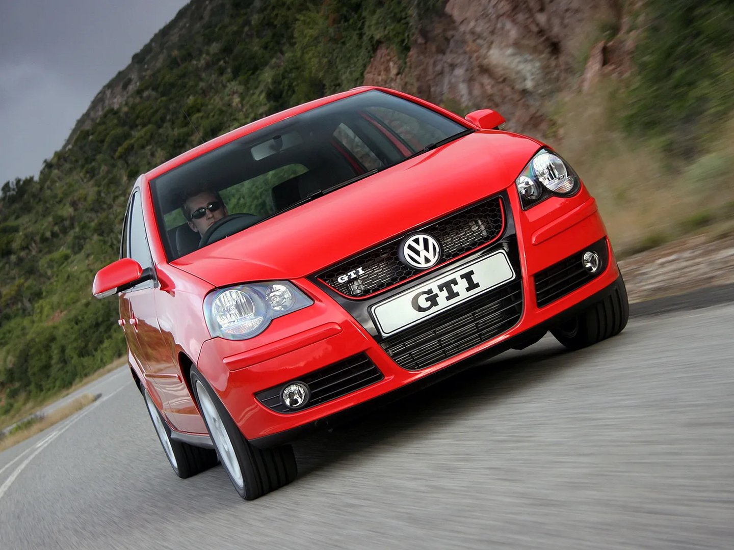 Volkswagen_Polo_GTI_4_generation__Mini_5-doors__2.jpg