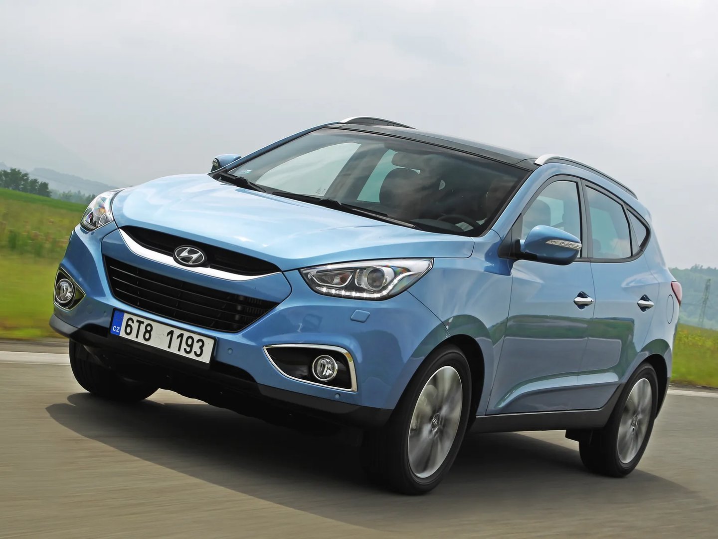 Hyundai_ix35_2_generation_restyling__SUV_5-doors__10.jpg
