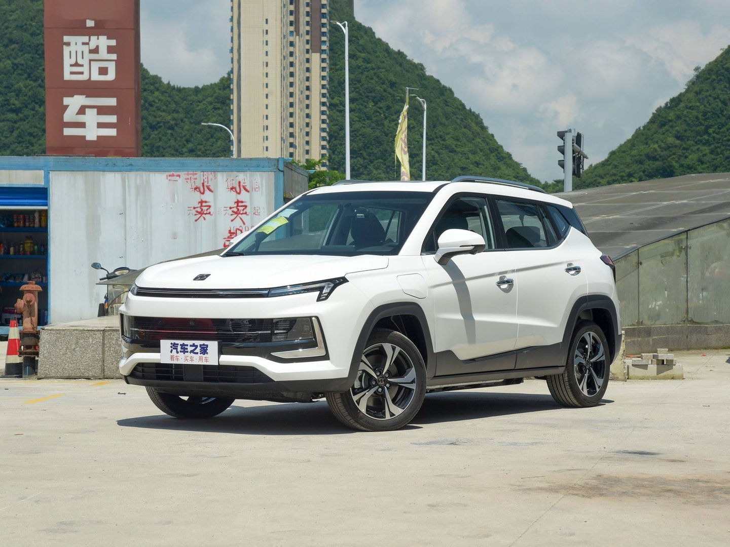 jac_40_1_generation__SUV_5-doors__16.jpg