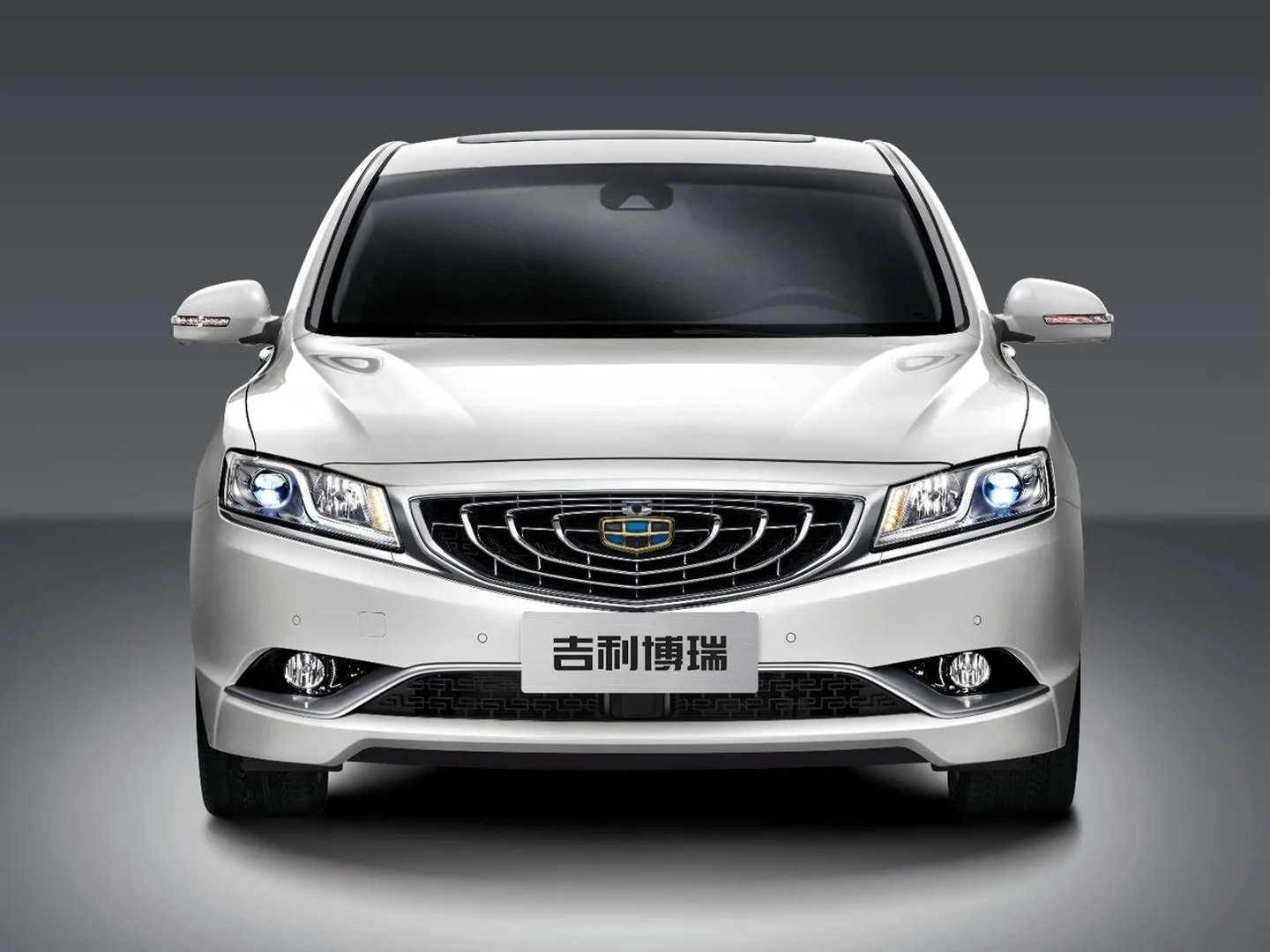 Geely_Emgrand_GT_1_generation__Sedan__3.jpg